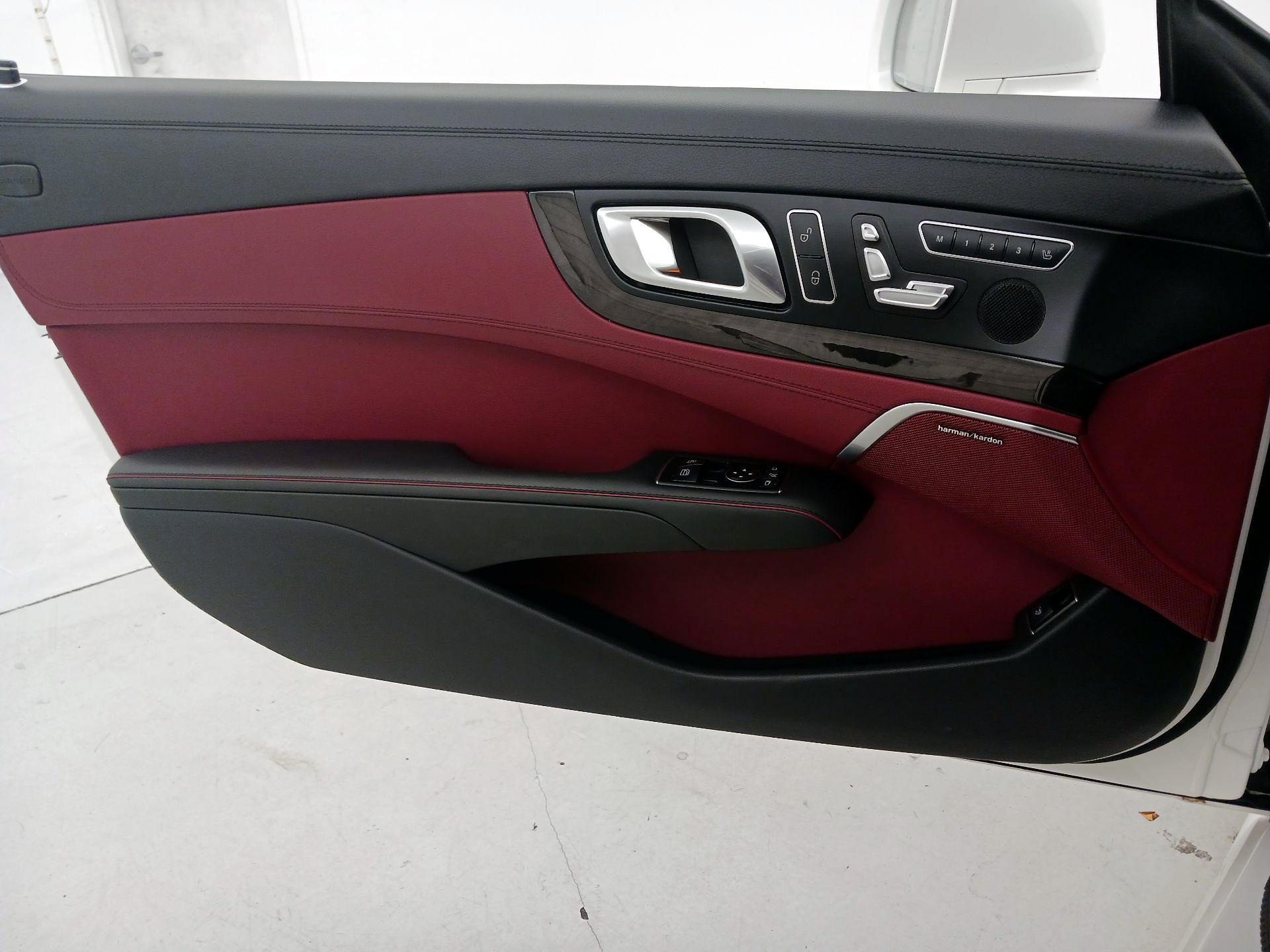 Thumbnail: 2015 Mercedes-Benz SL-Class - 12