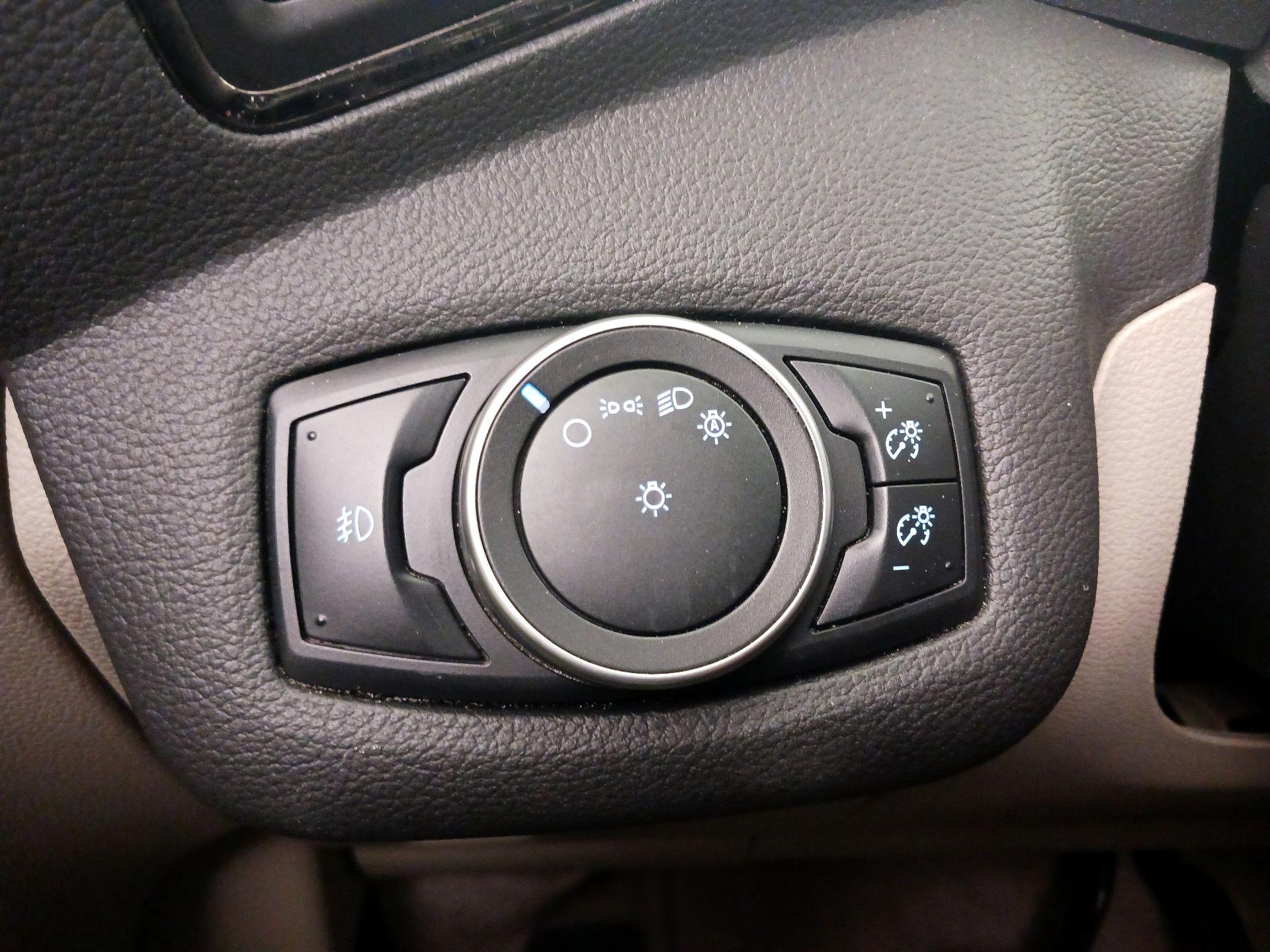 Thumbnail: 2015 Ford Escape - 13