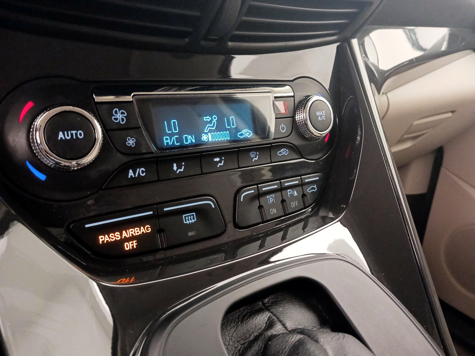 Thumbnail: 2015 Ford Escape - 17