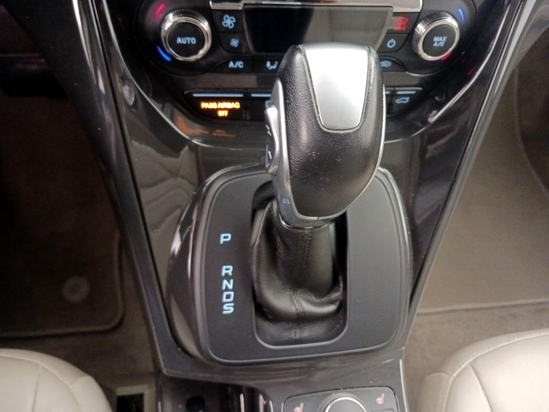 Thumbnail: 2015 Ford Escape - 18
