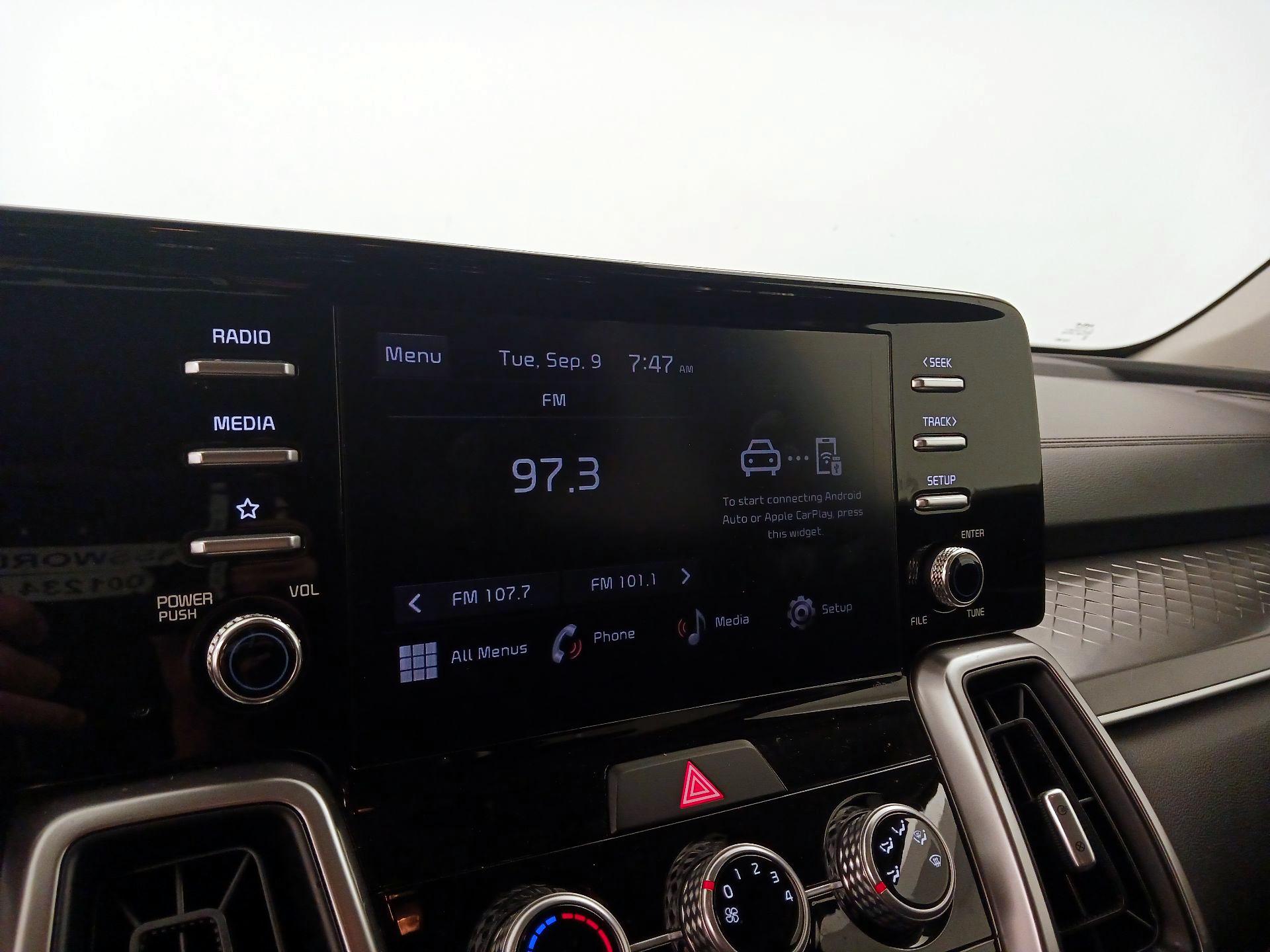 Thumbnail: 2023 Kia Sorento - 15