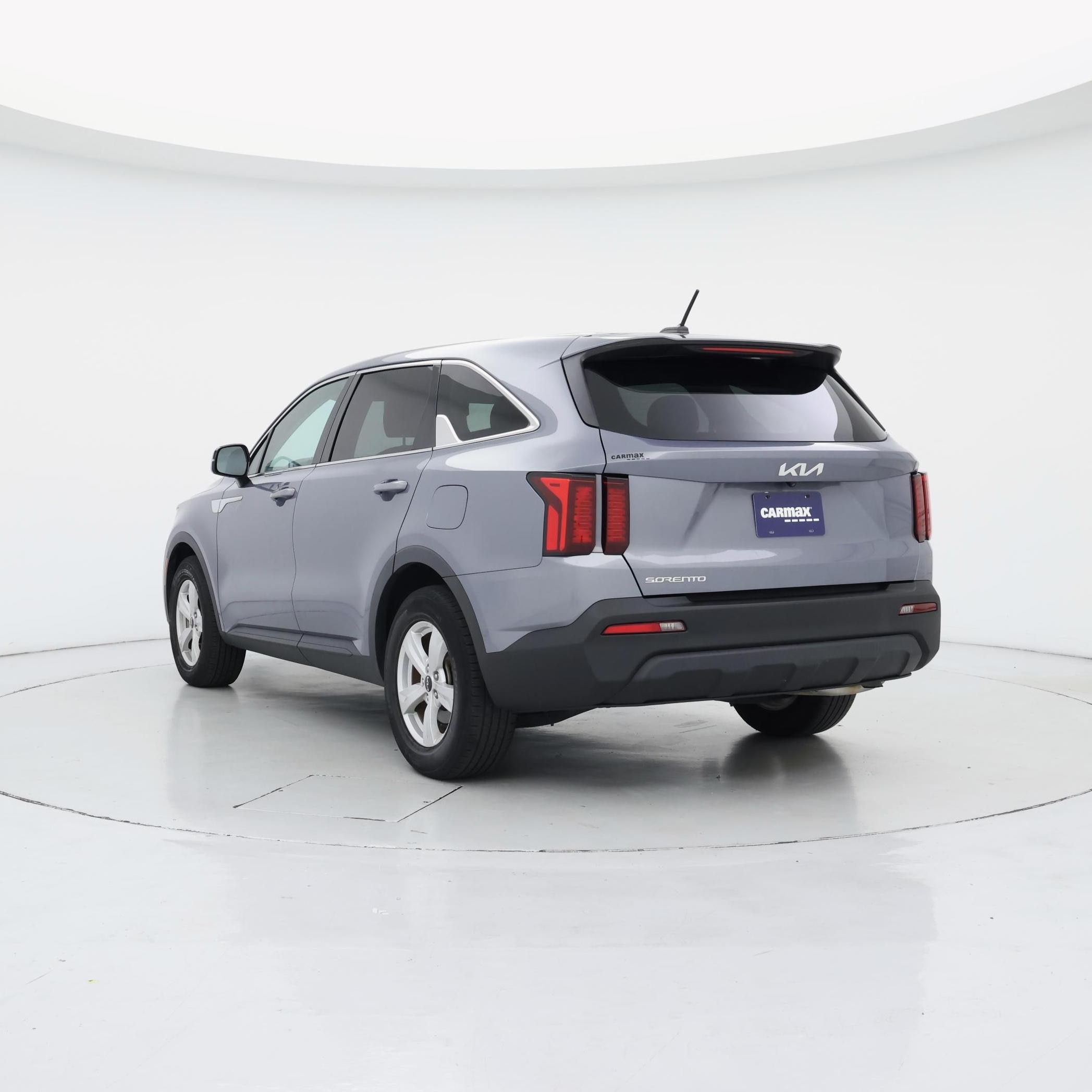 Thumbnail: 2023 Kia Sorento - 2