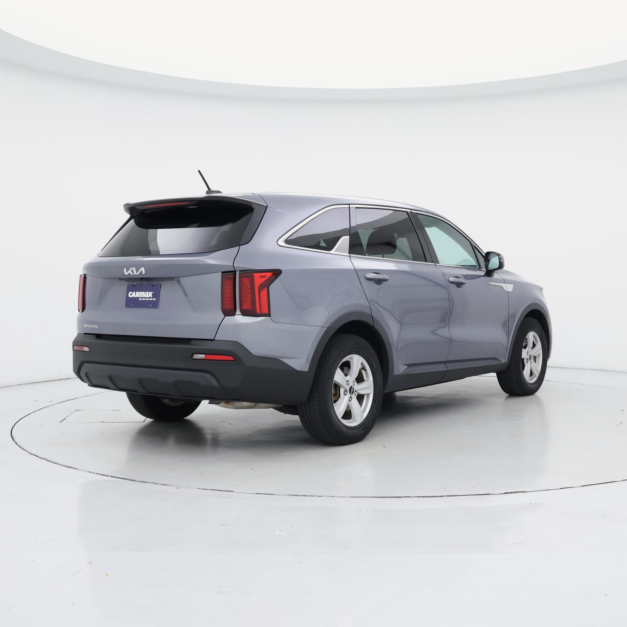 Thumbnail: 2023 Kia Sorento - 8