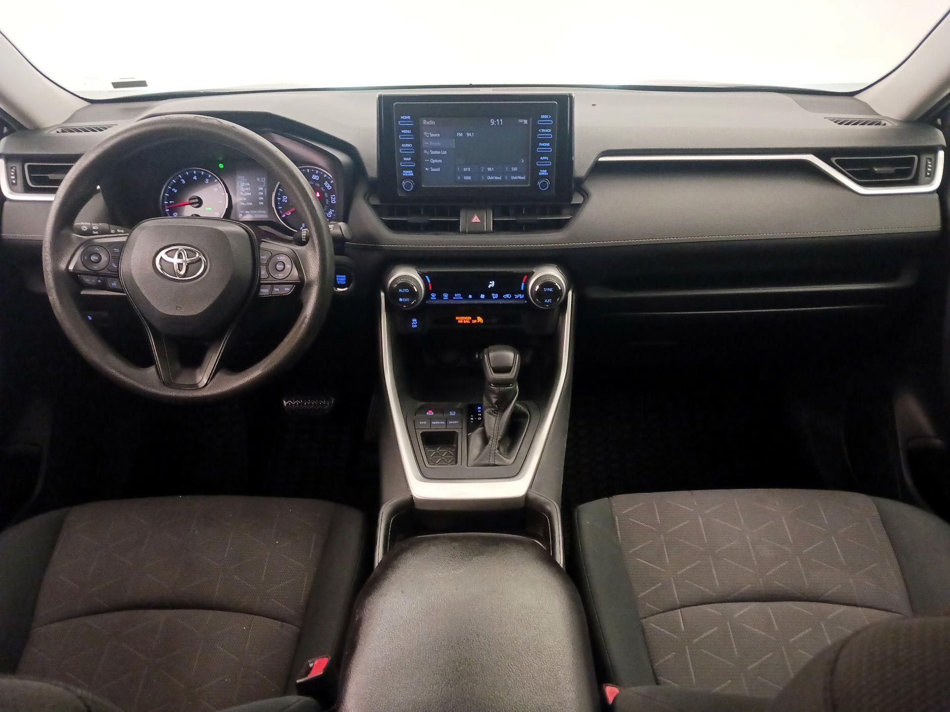 Thumbnail: 2019 Toyota RAV4 - 9