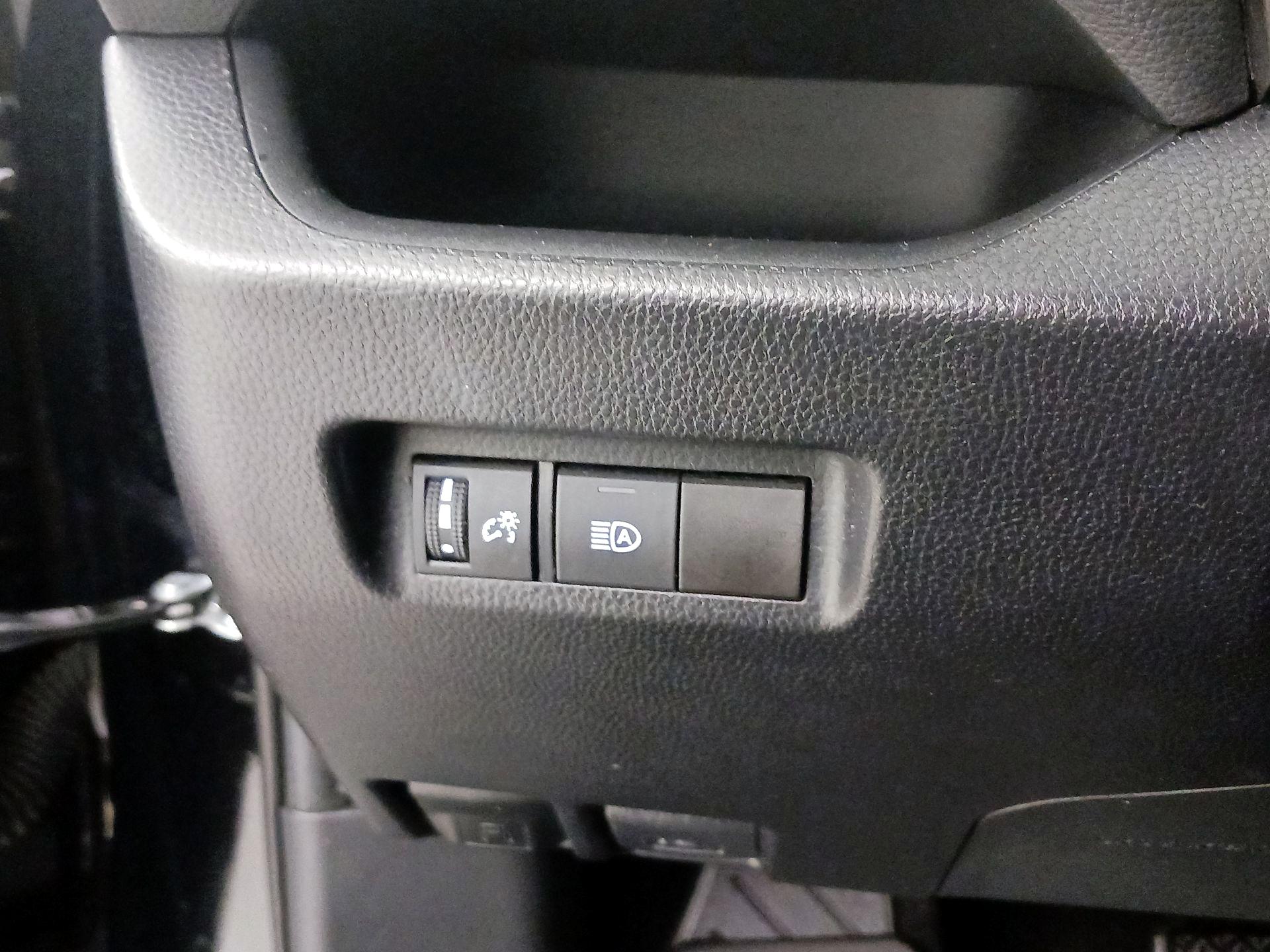 Thumbnail: 2019 Toyota RAV4 - 13