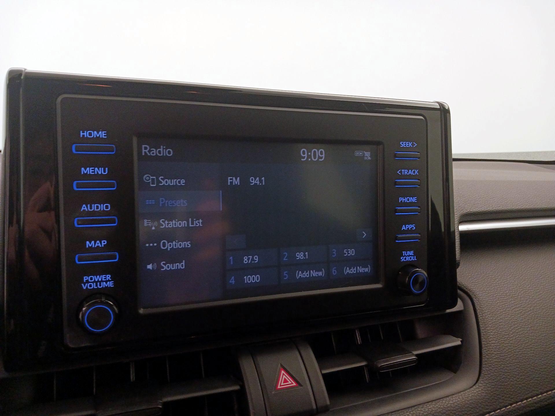 Thumbnail: 2019 Toyota RAV4 - 15