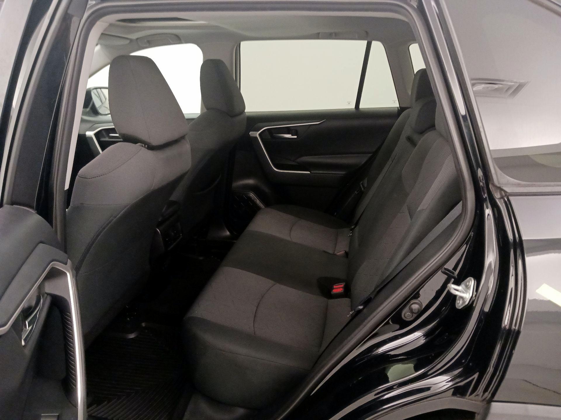Thumbnail: 2019 Toyota RAV4 - 20
