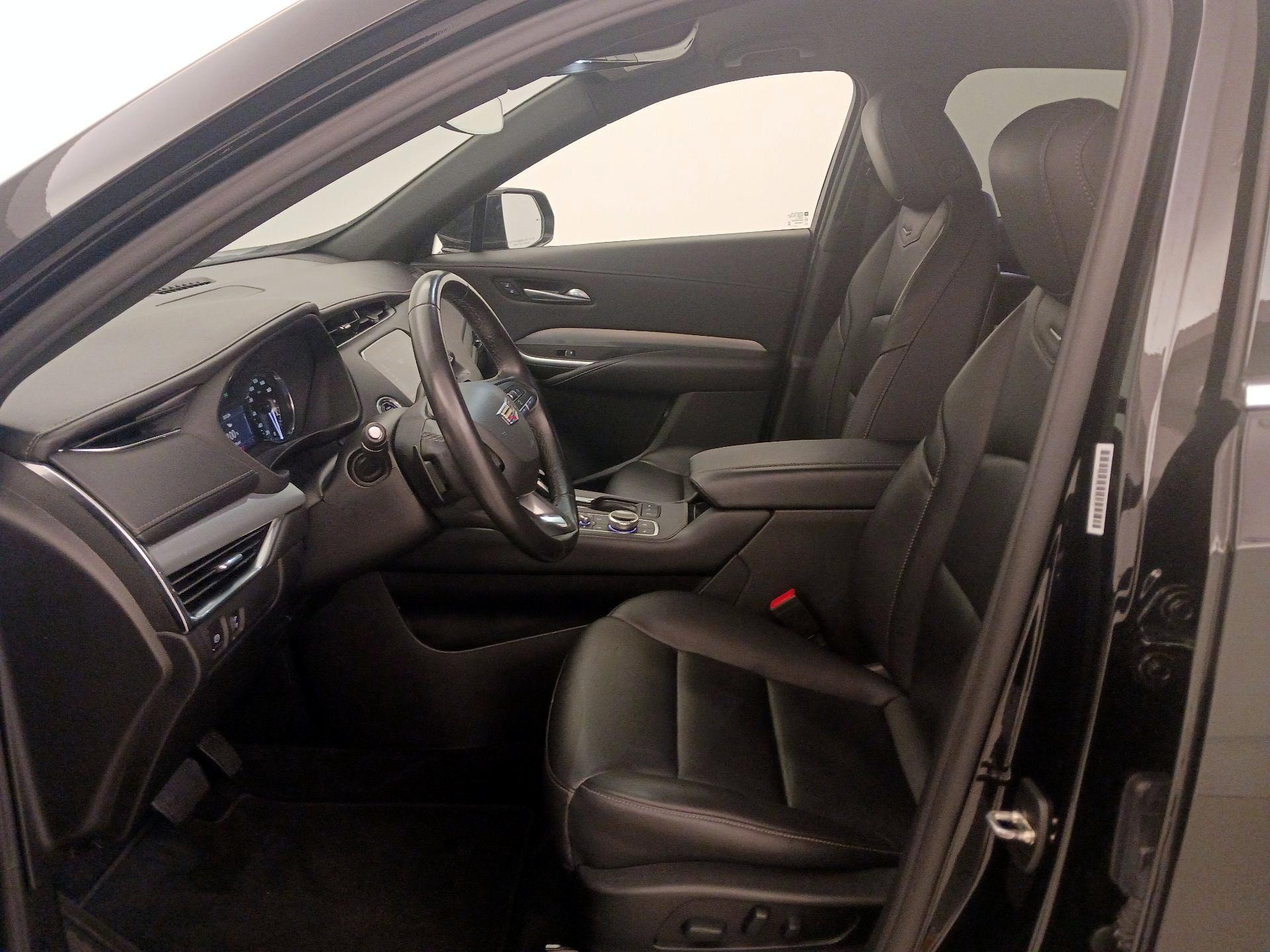 Thumbnail: 2023 Cadillac XT4 - 11