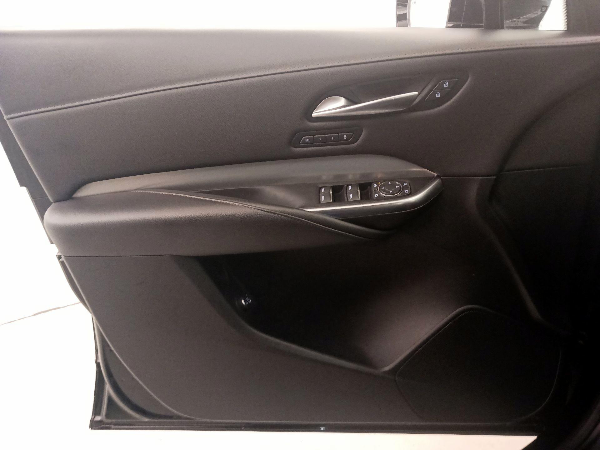 Thumbnail: 2023 Cadillac XT4 - 12