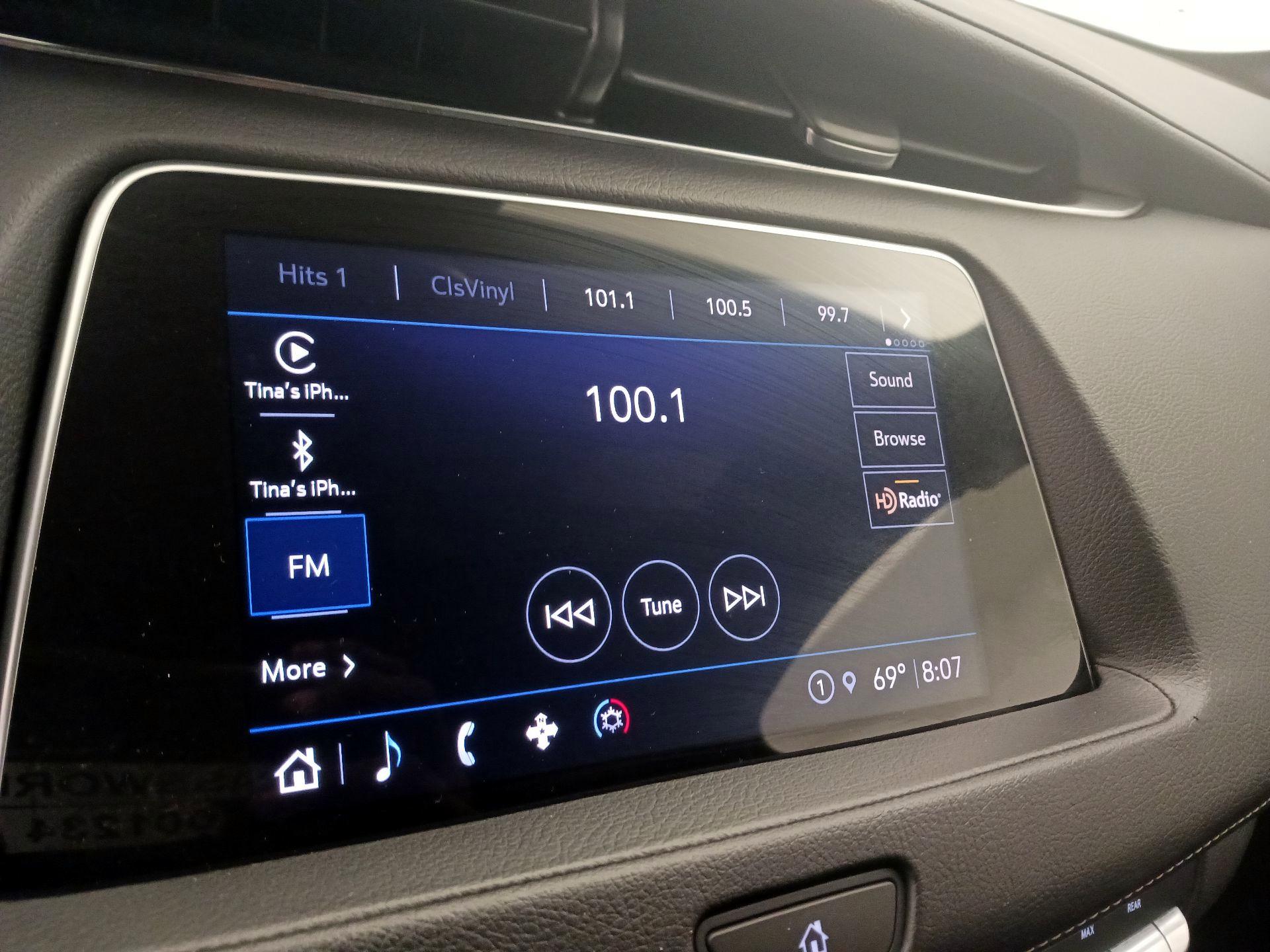 Thumbnail: 2023 Cadillac XT4 - 15