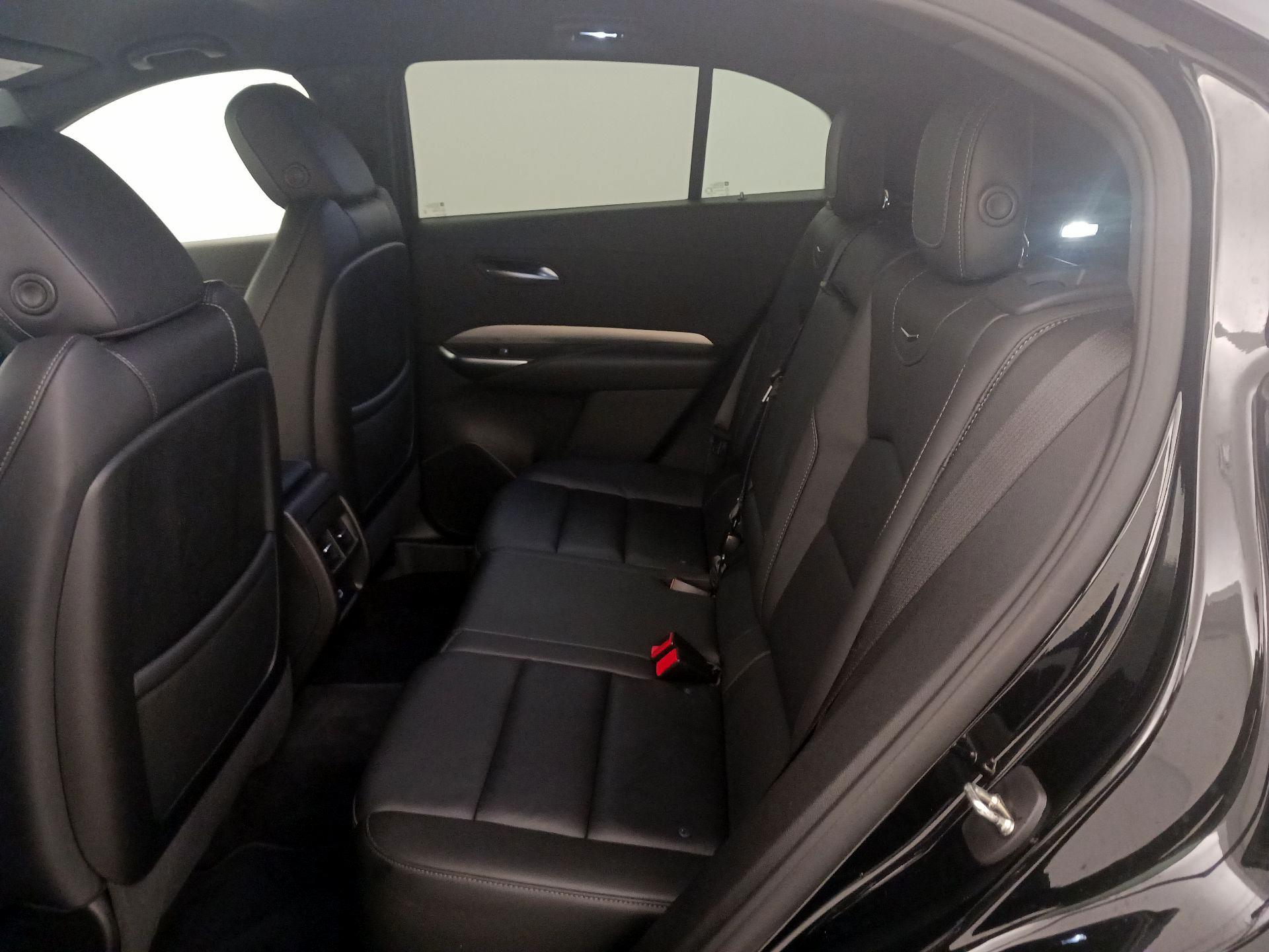 Thumbnail: 2023 Cadillac XT4 - 19