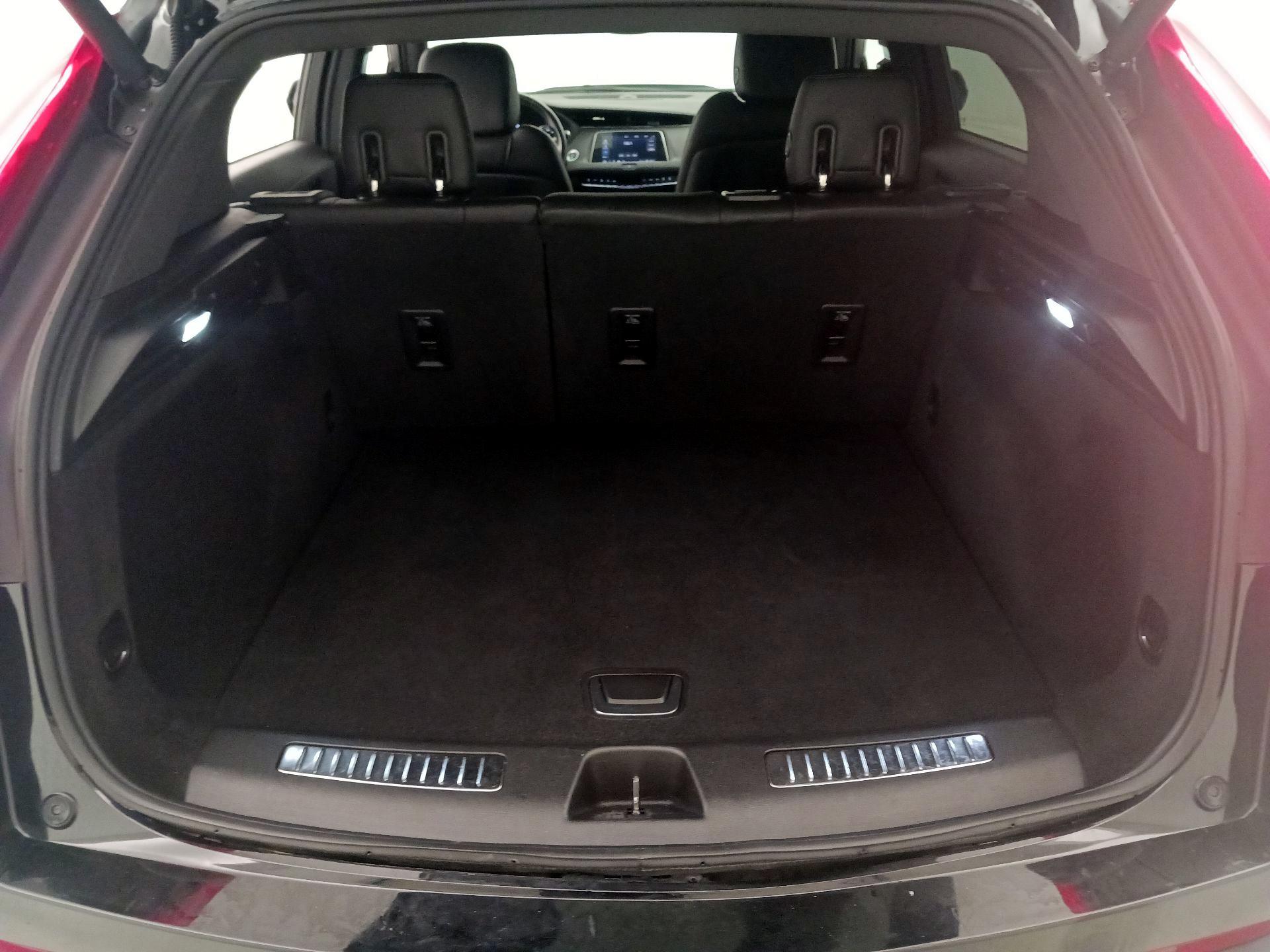 Thumbnail: 2023 Cadillac XT4 - 20
