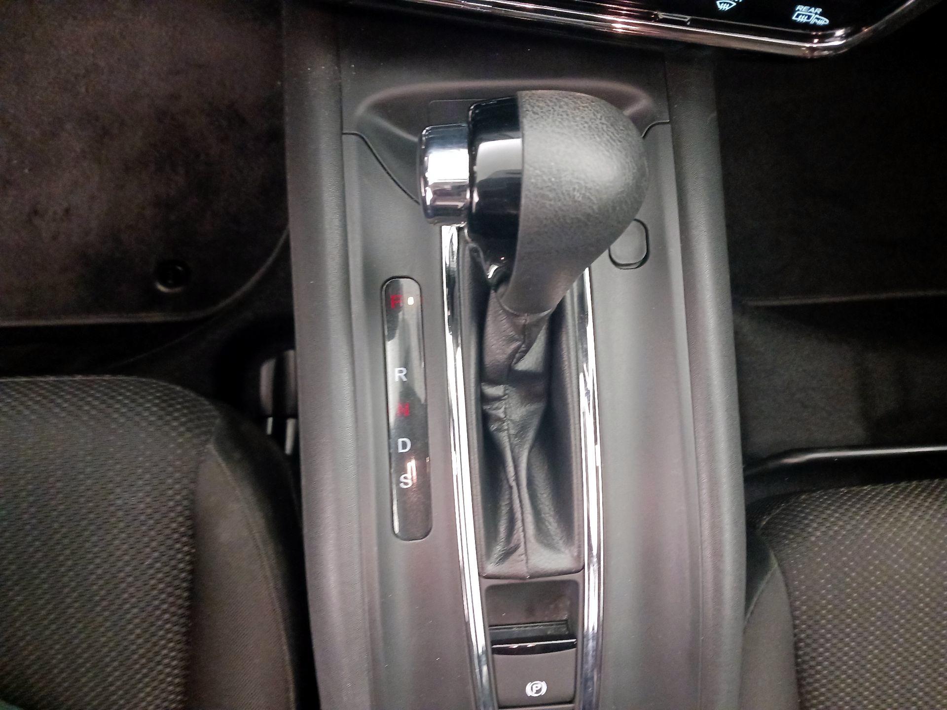 Thumbnail: 2016 Honda HR-V - 17