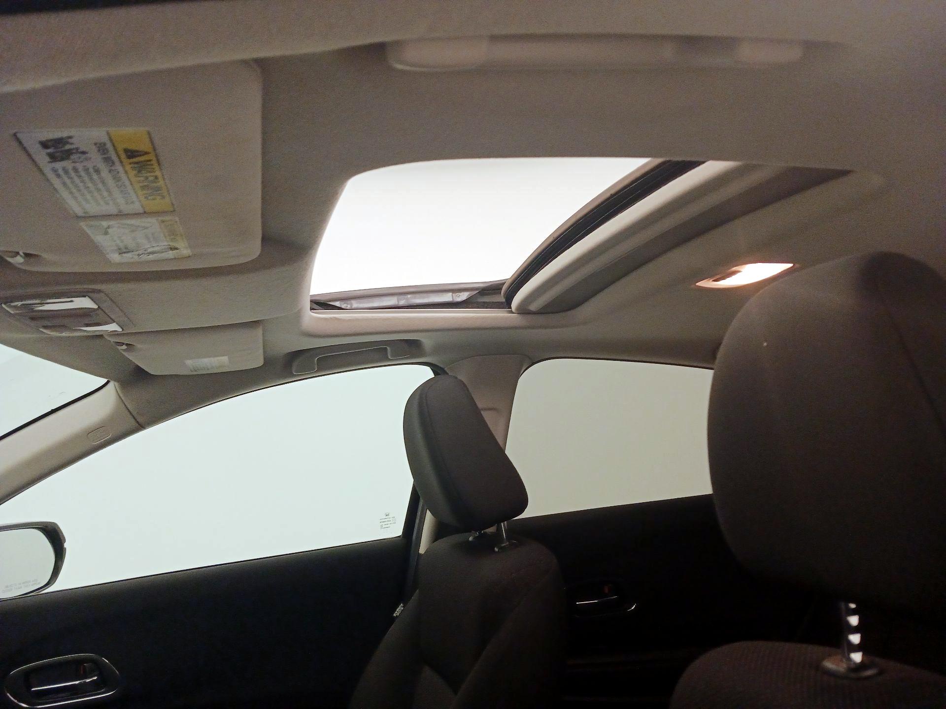 Thumbnail: 2016 Honda HR-V - 19