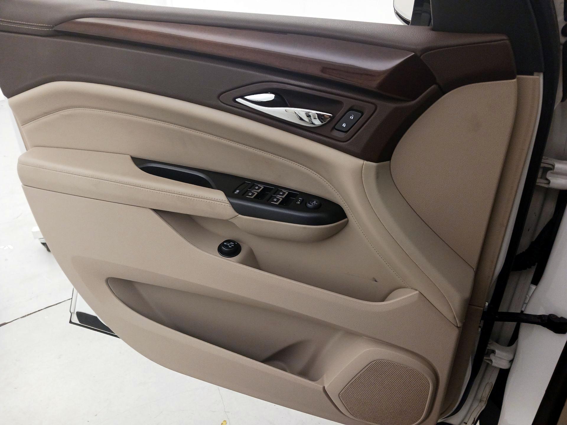 Thumbnail: 2015 Cadillac SRX - 12
