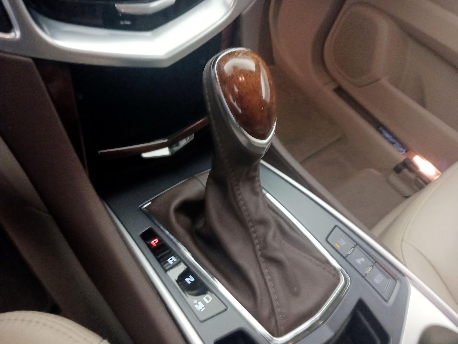 Thumbnail: 2015 Cadillac SRX - 18
