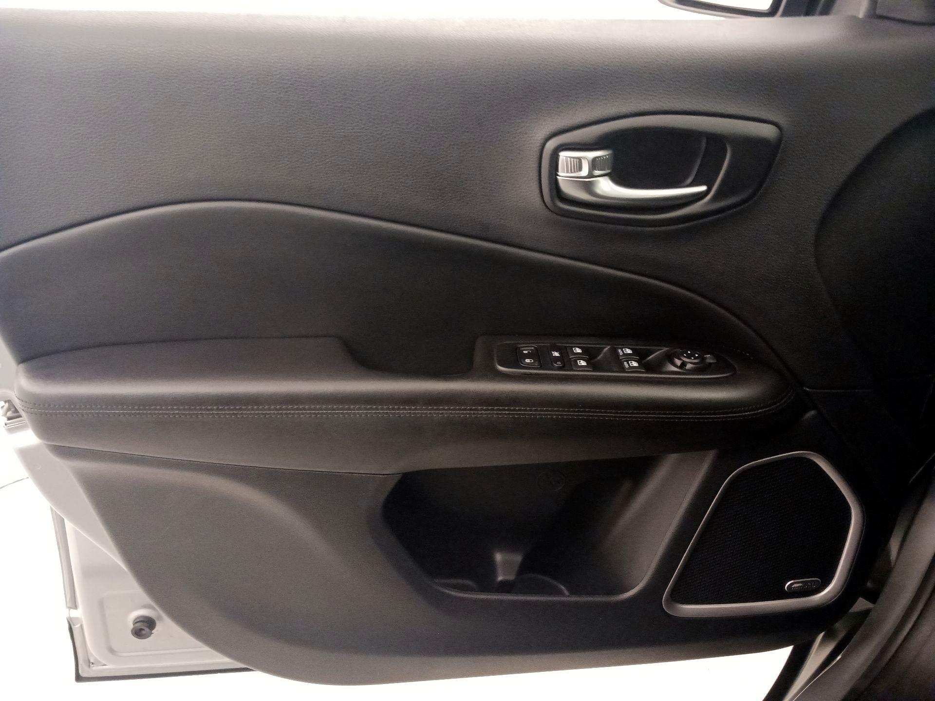 Thumbnail: 2021 Jeep Compass - 12