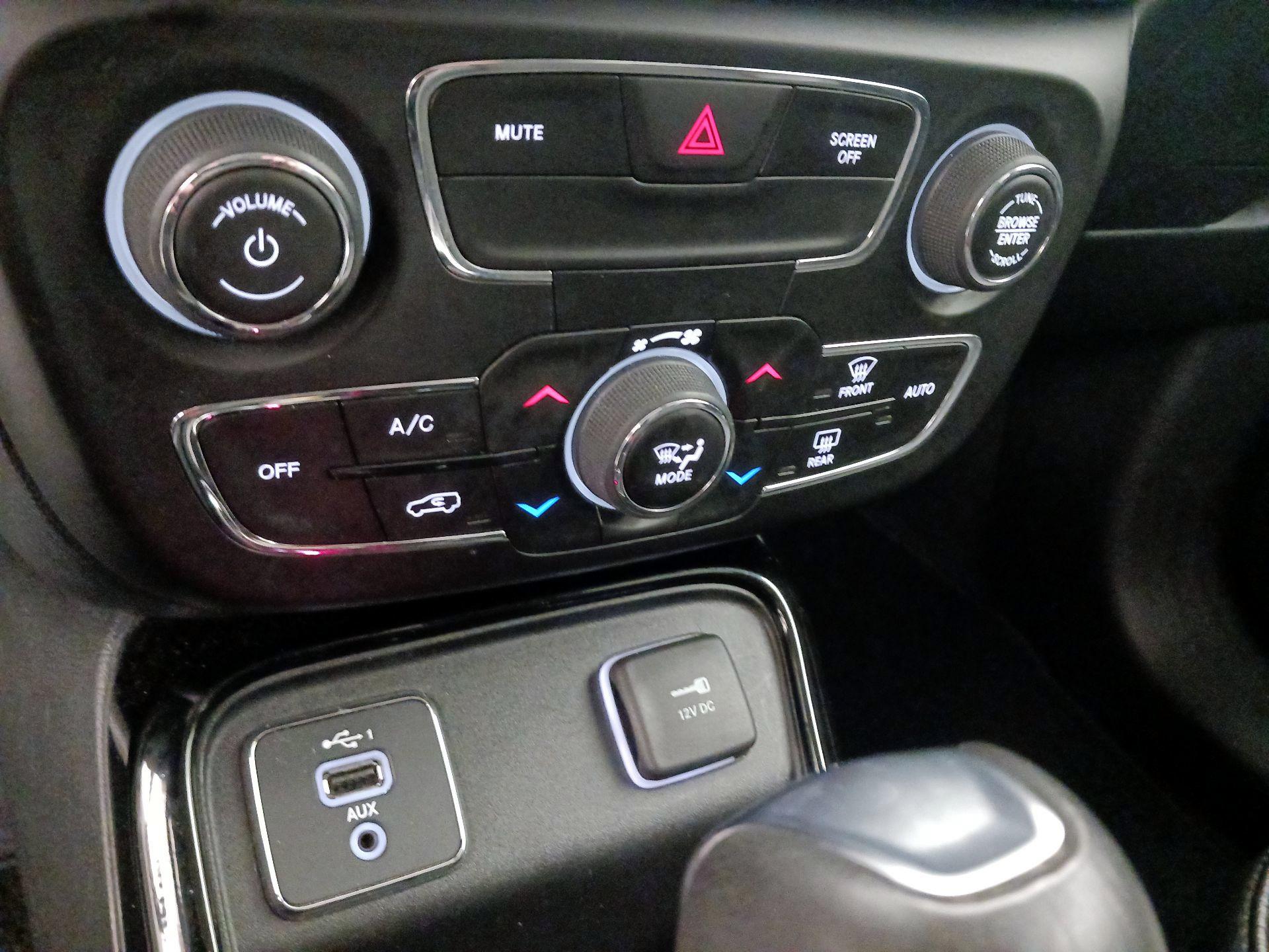 Thumbnail: 2021 Jeep Compass - 16
