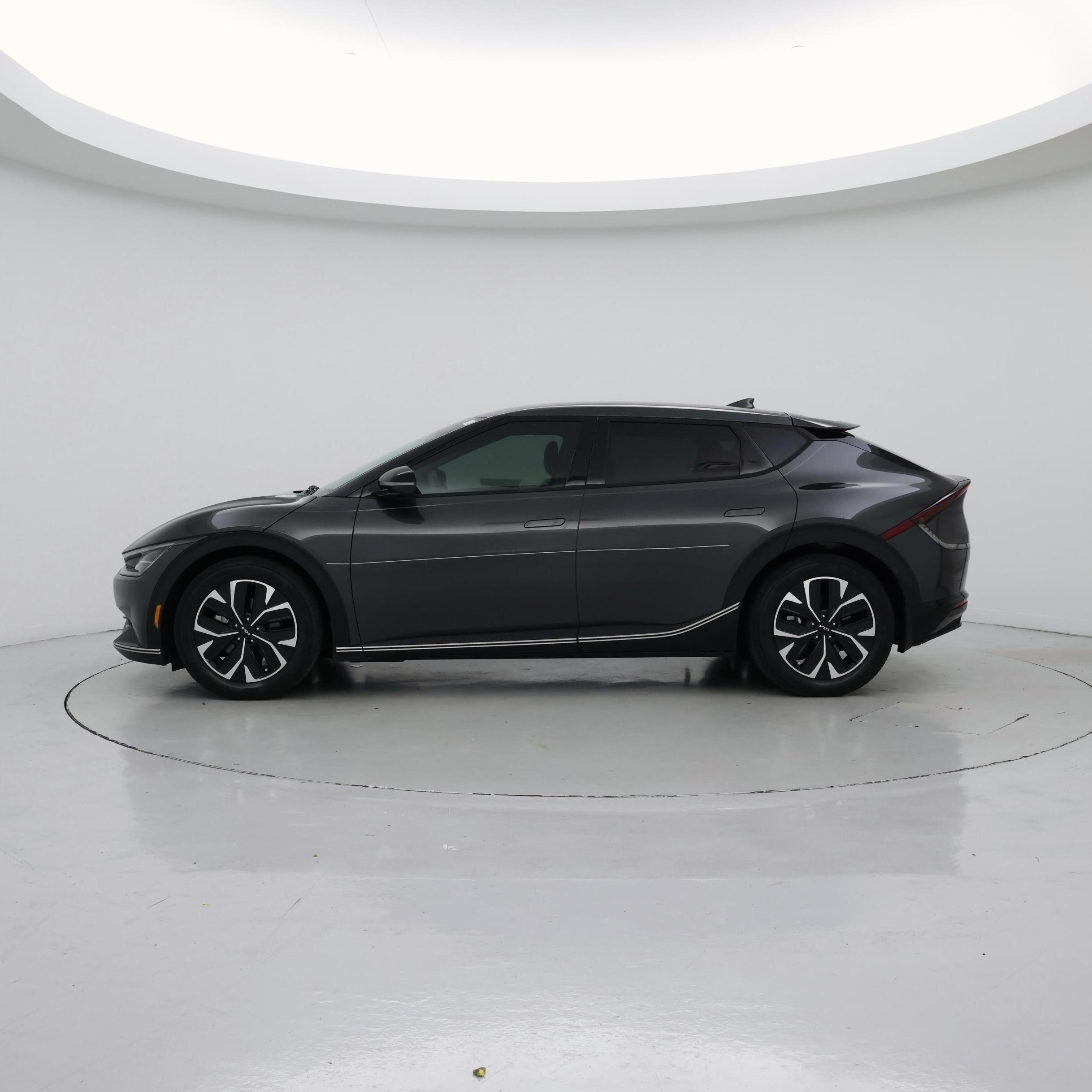 Thumbnail: 2022 Kia EV6 - 3