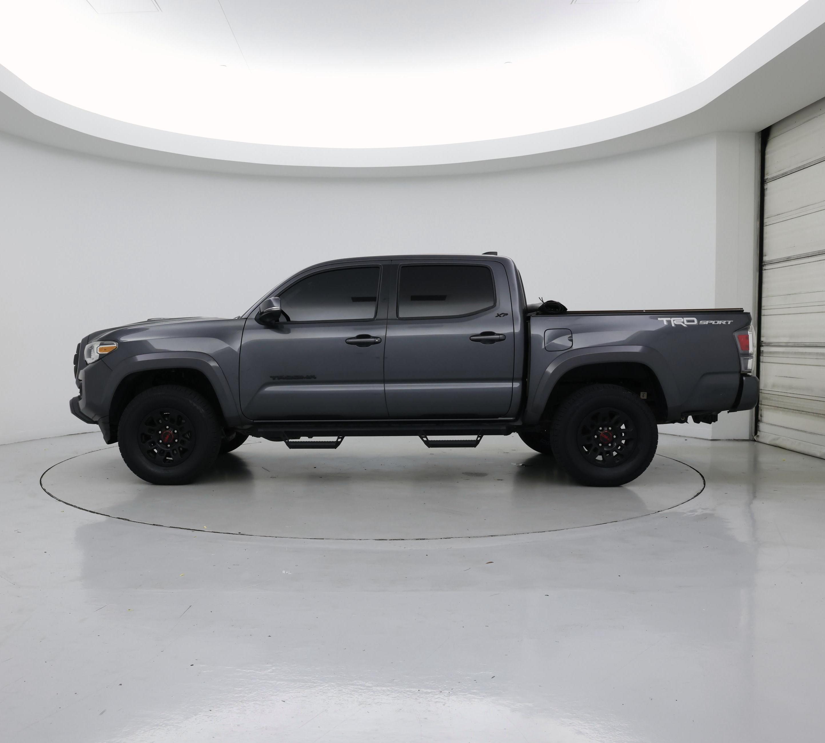 Thumbnail: 2021 Toyota Tacoma - 3