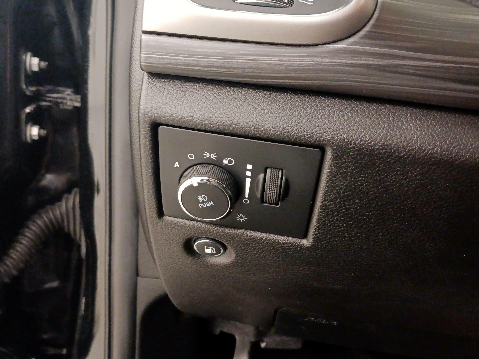 Thumbnail: 2021 Jeep Grand Cherokee - 13