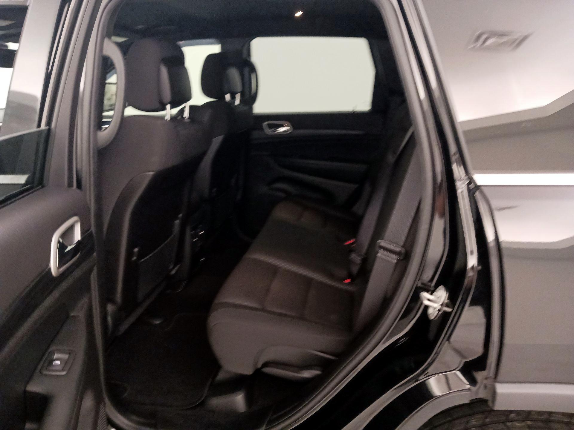 Thumbnail: 2021 Jeep Grand Cherokee - 20