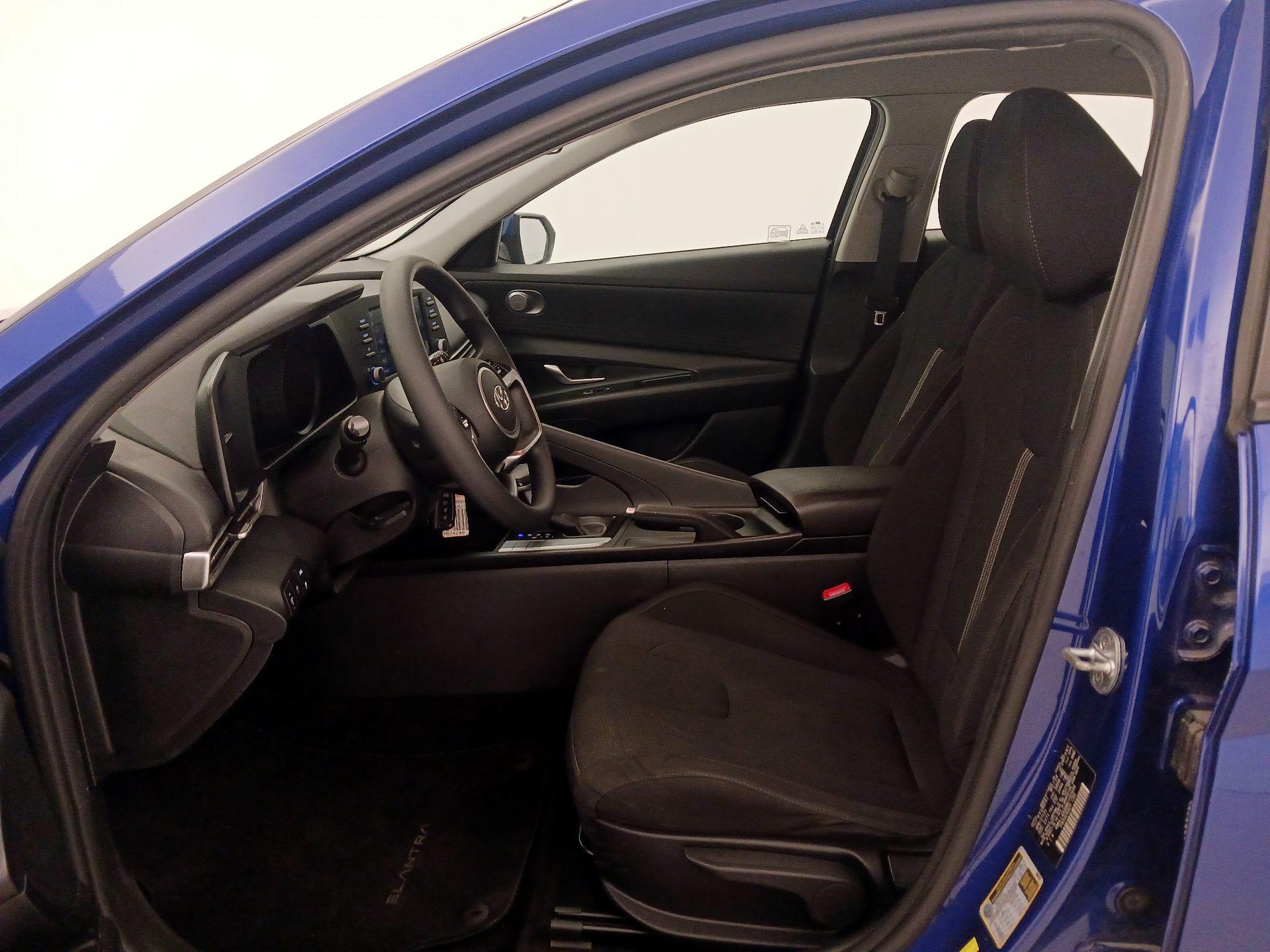 Thumbnail: 2021 Hyundai Elantra - 11