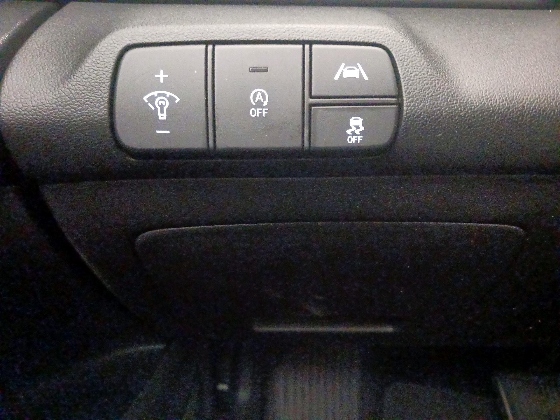 Thumbnail: 2021 Hyundai Elantra - 13