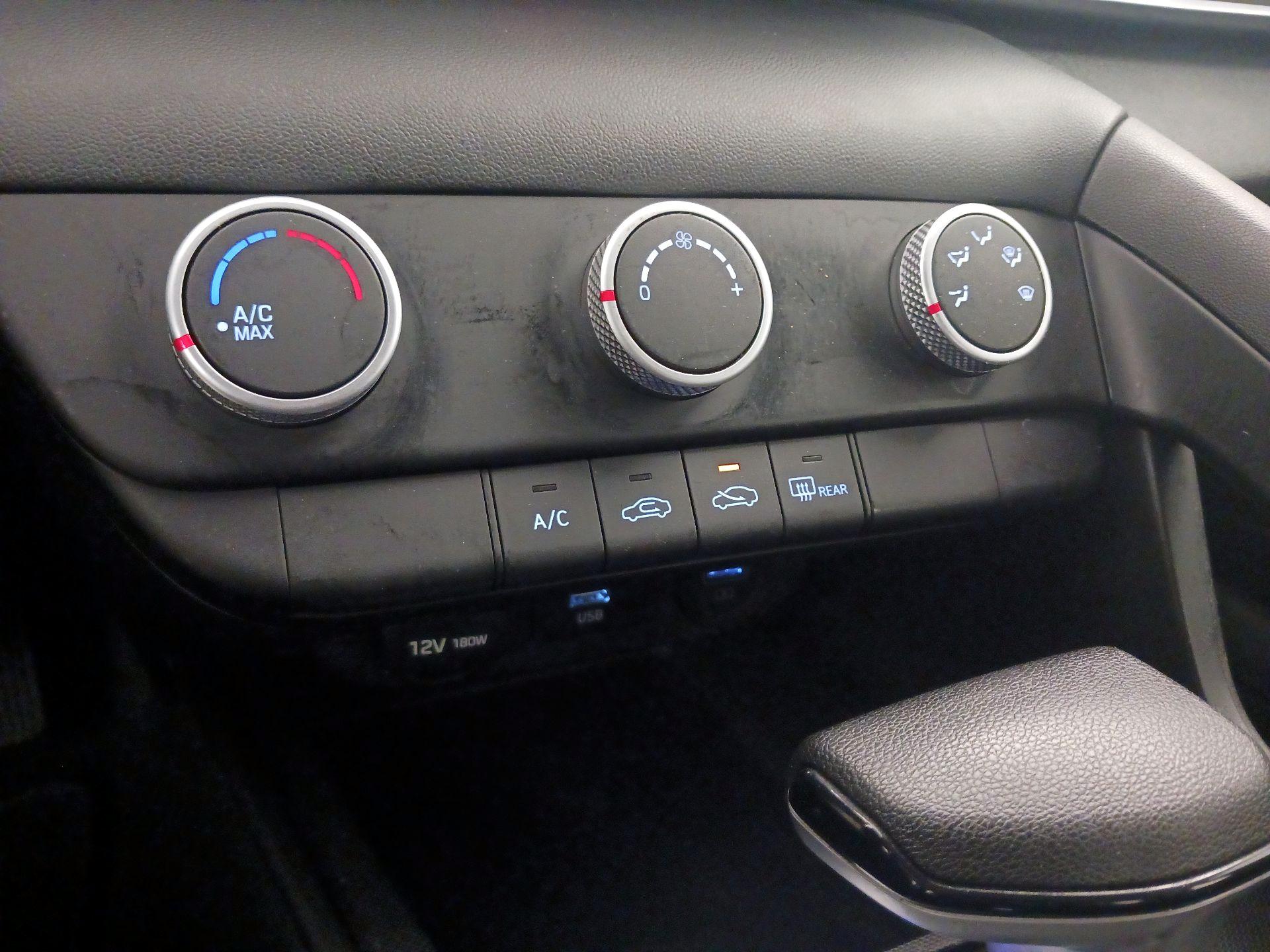 Thumbnail: 2021 Hyundai Elantra - 16