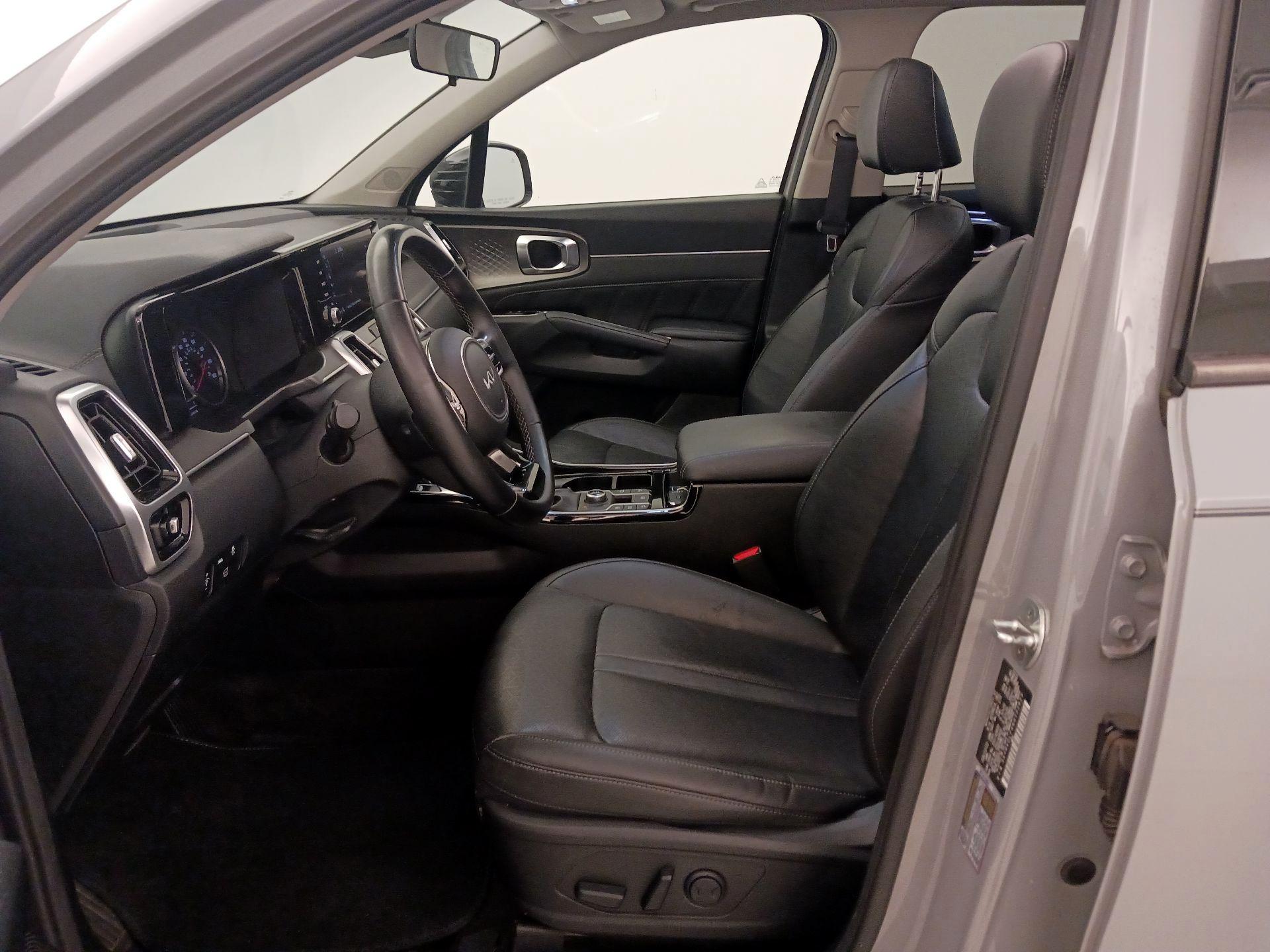 Thumbnail: 2022 Kia Sorento - 11