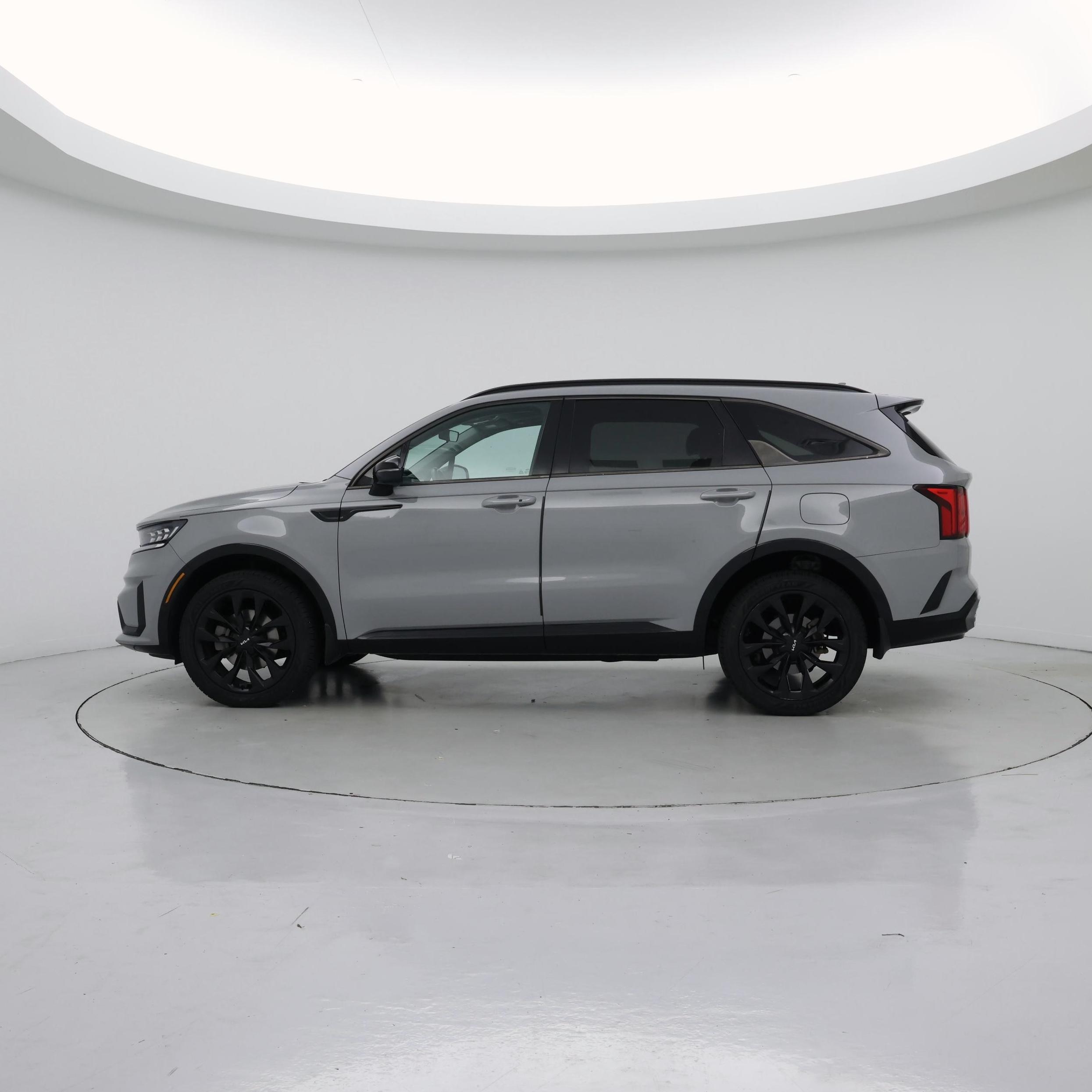 Thumbnail: 2022 Kia Sorento - 3