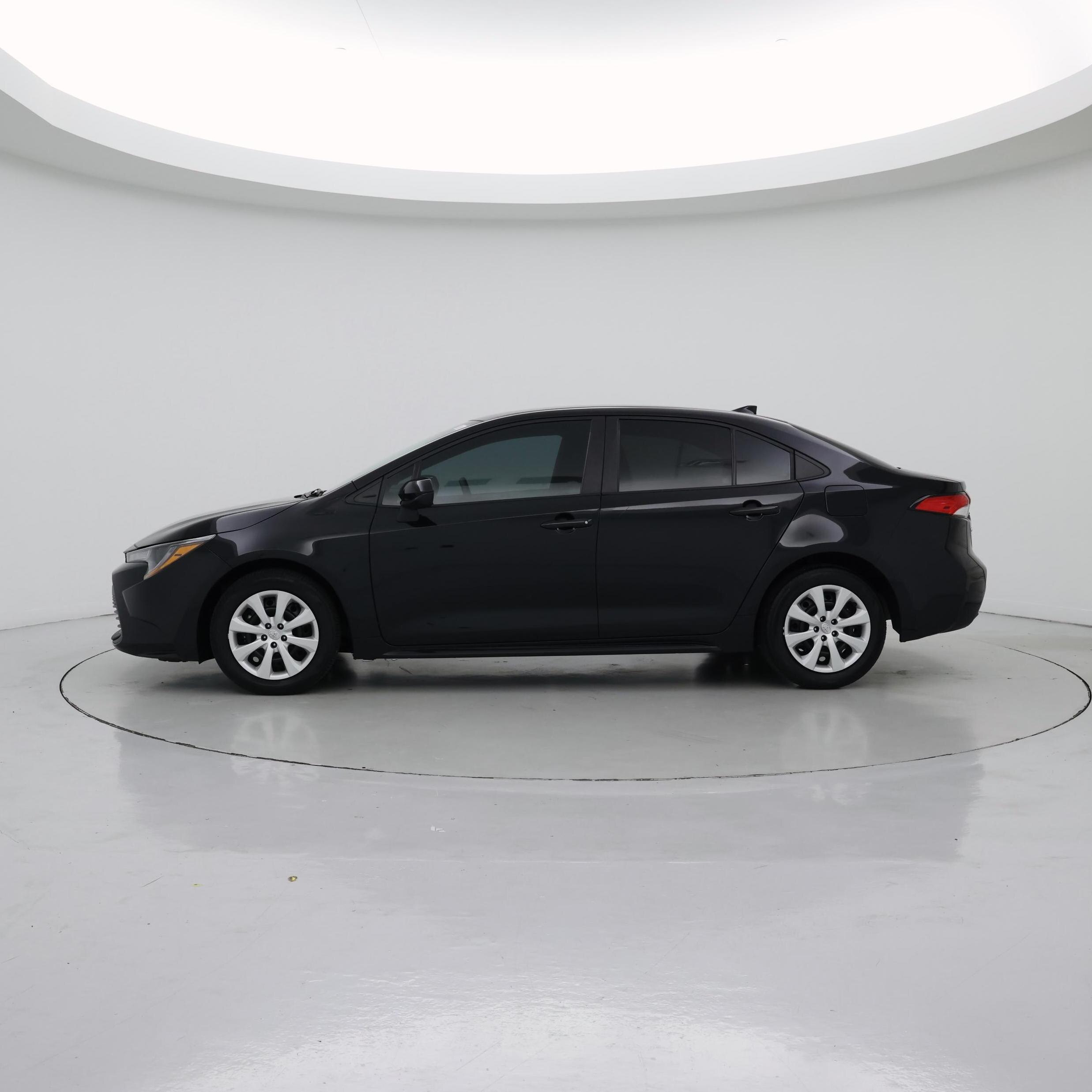 Thumbnail: 2024 Toyota Corolla - 3