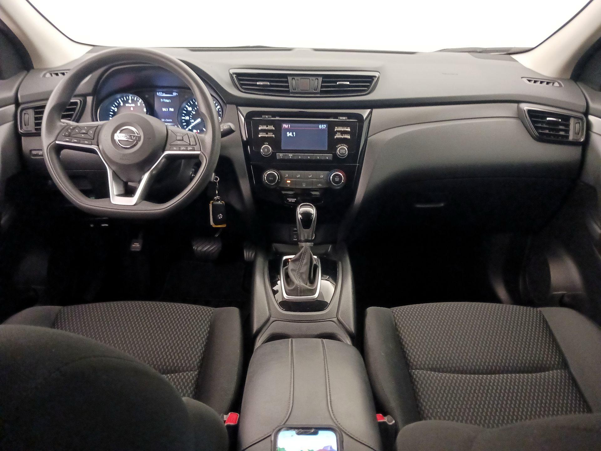 Thumbnail: 2017 Nissan Rogue Sport - 9