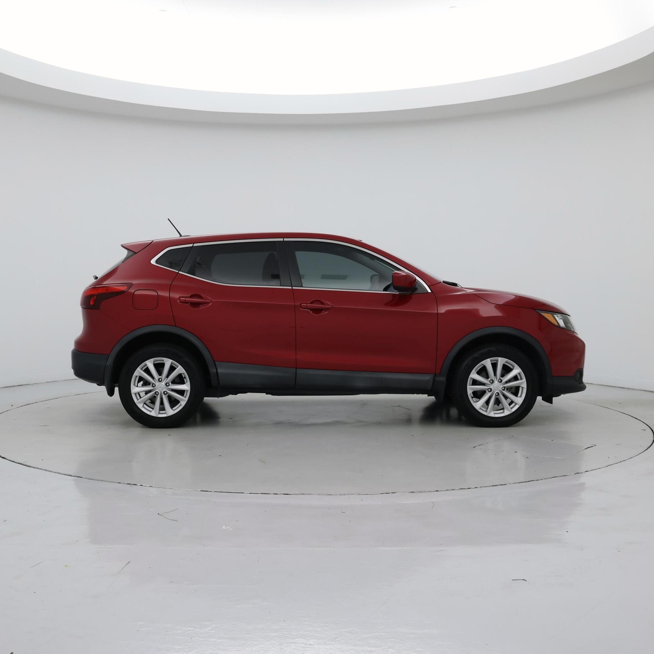 Thumbnail: 2017 Nissan Rogue Sport - 7