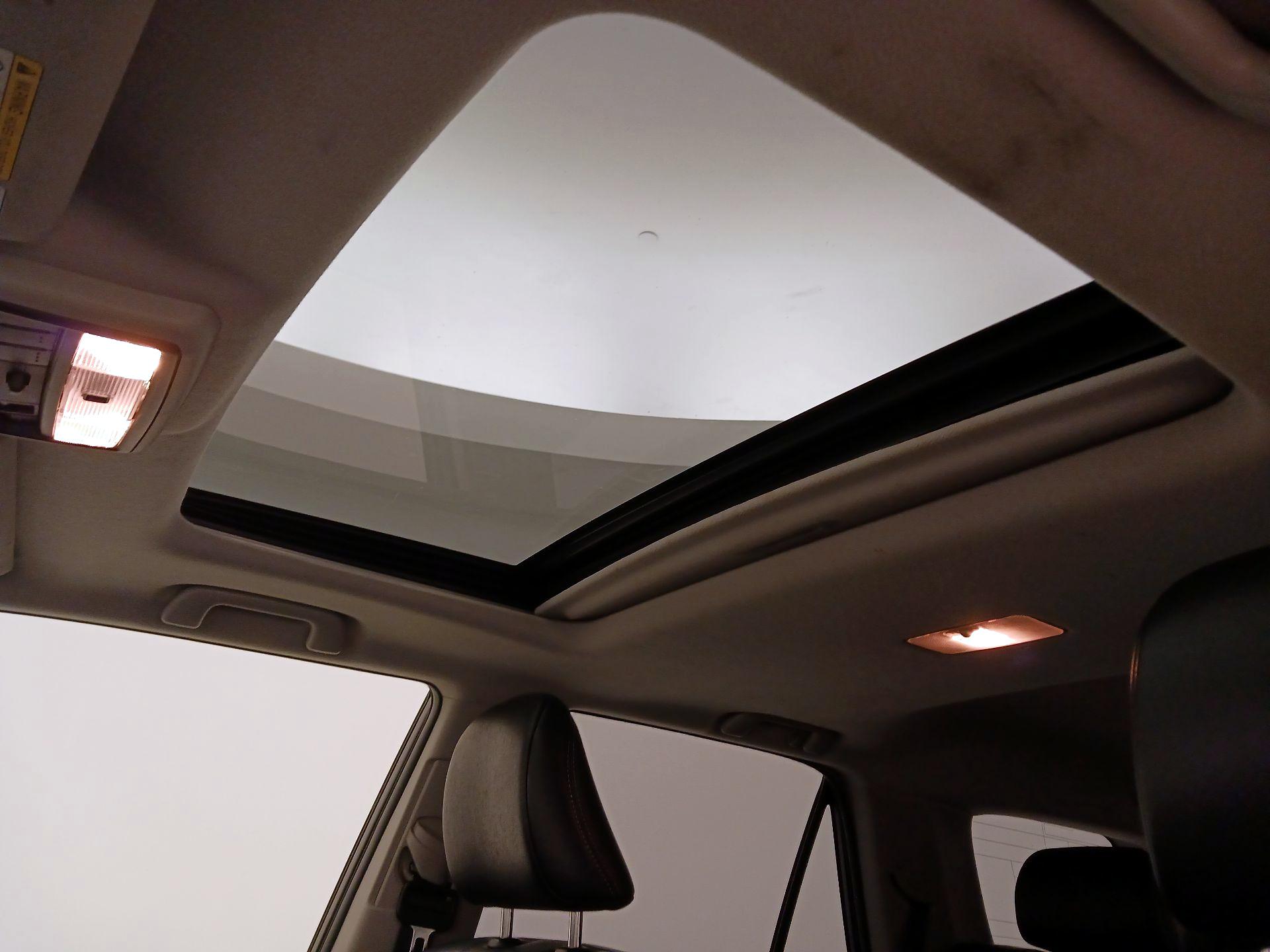 Thumbnail: 2015 Toyota 4Runner - 20