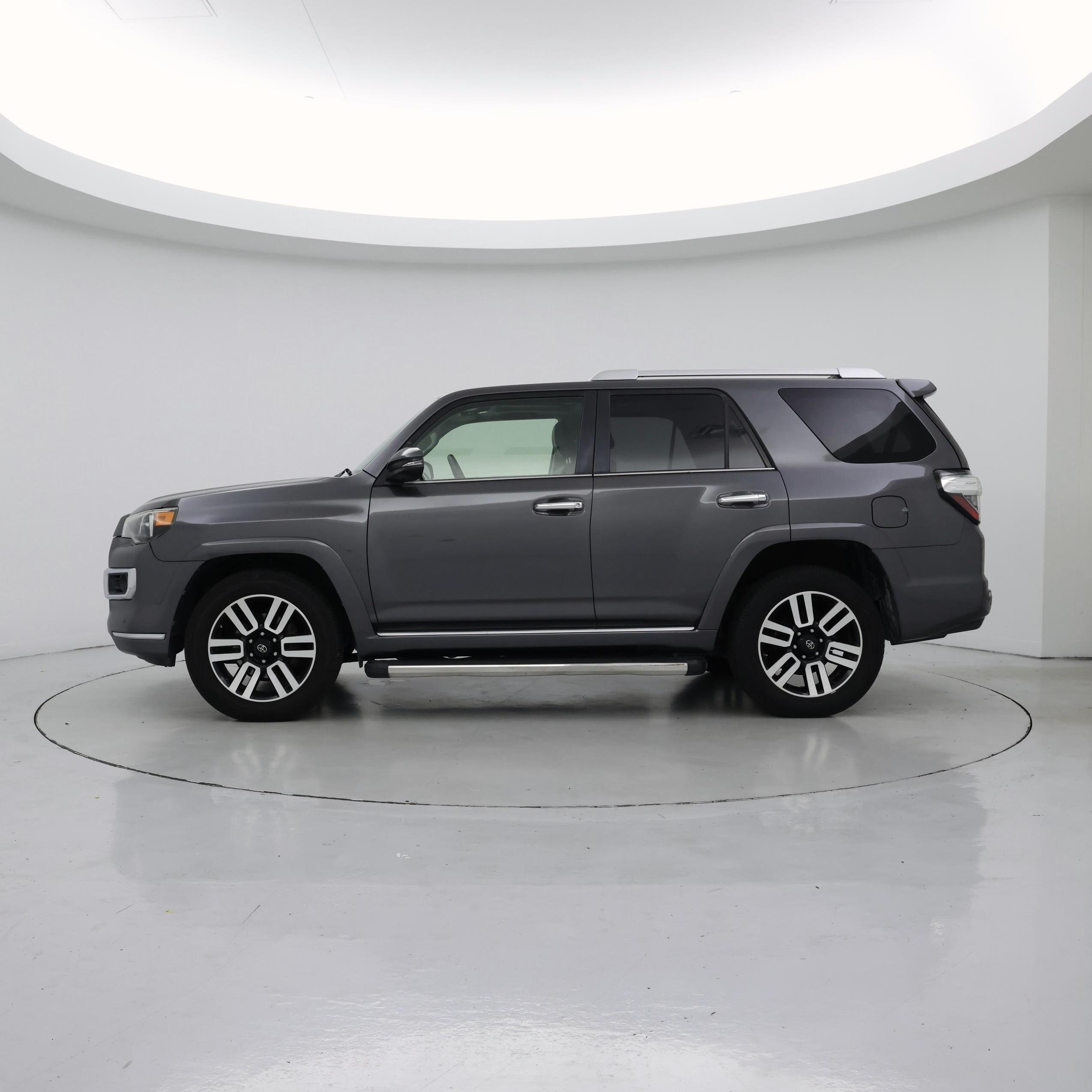 Thumbnail: 2015 Toyota 4Runner - 3