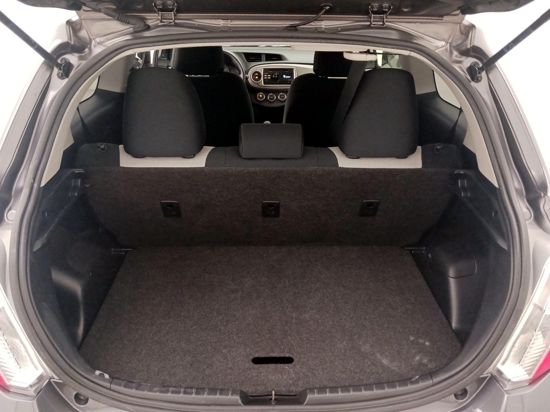 Thumbnail: 2014 Toyota Yaris - 19