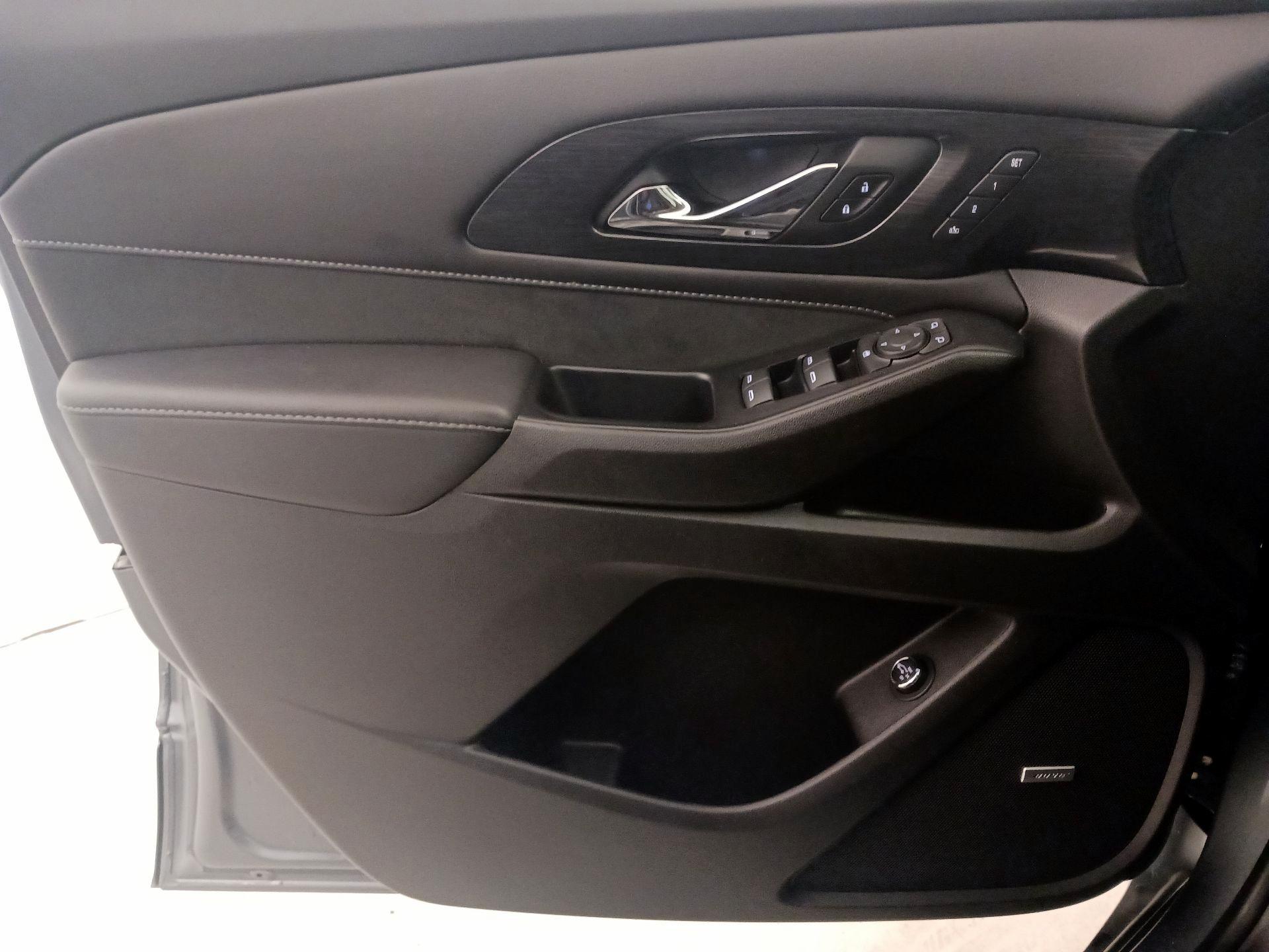 Thumbnail: 2021 Chevrolet Traverse - 12