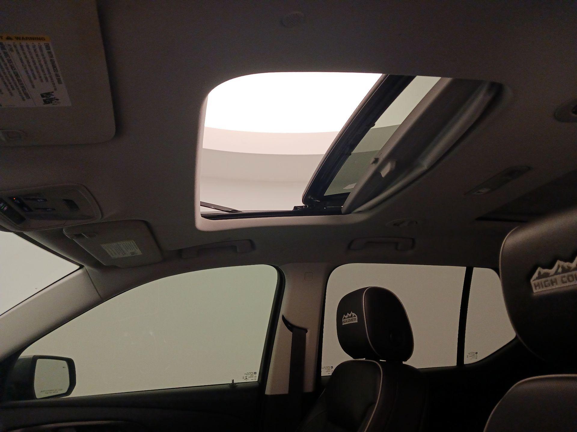 Thumbnail: 2021 Chevrolet Traverse - 20