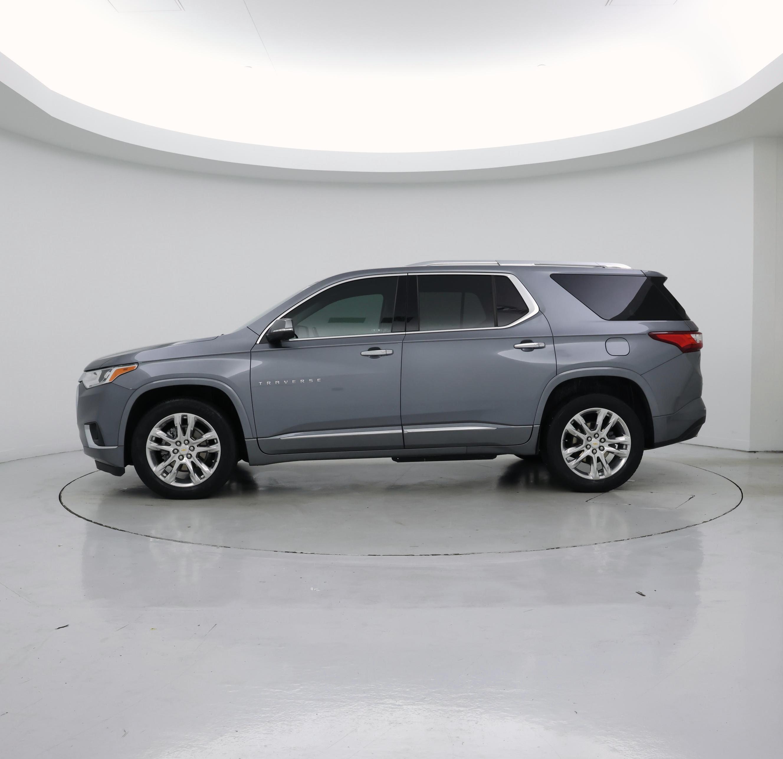 Thumbnail: 2021 Chevrolet Traverse - 3