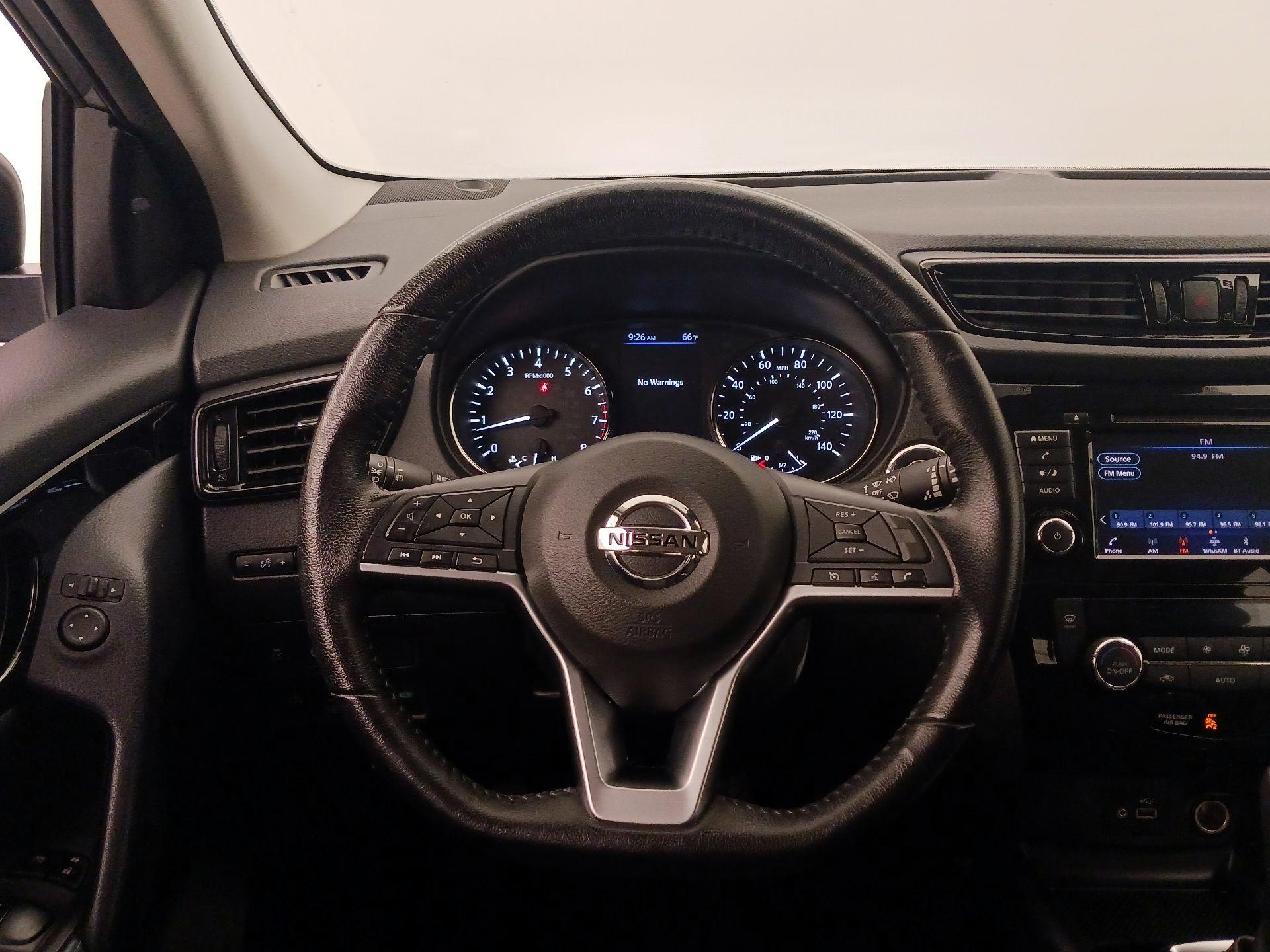Thumbnail: 2021 Nissan Rogue Sport - 10