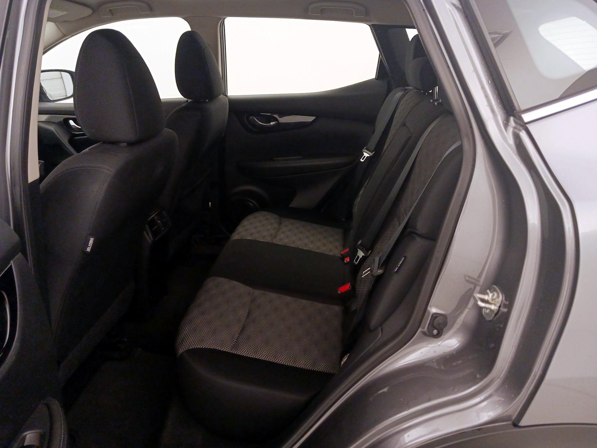 Thumbnail: 2021 Nissan Rogue Sport - 19