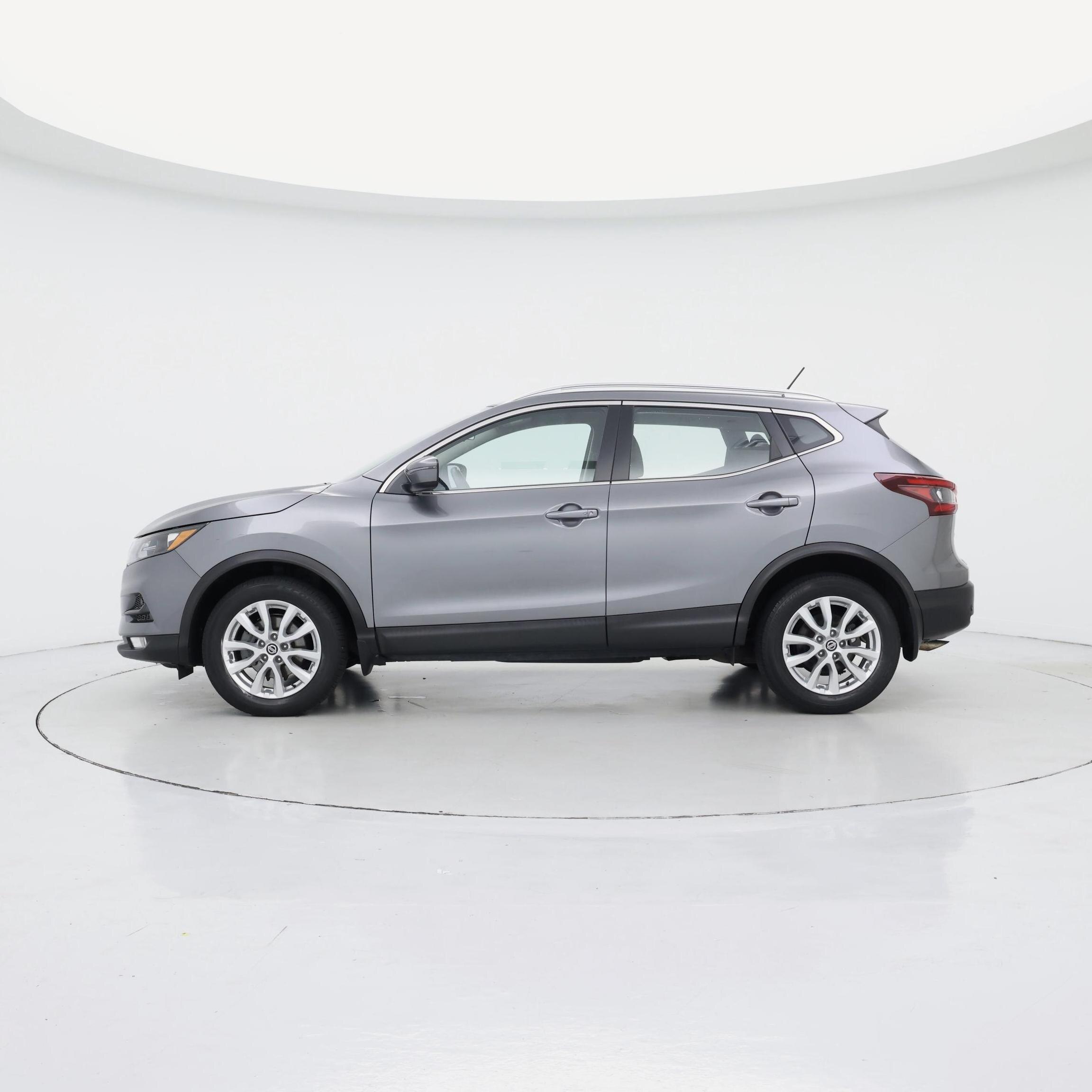 Thumbnail: 2021 Nissan Rogue Sport - 3