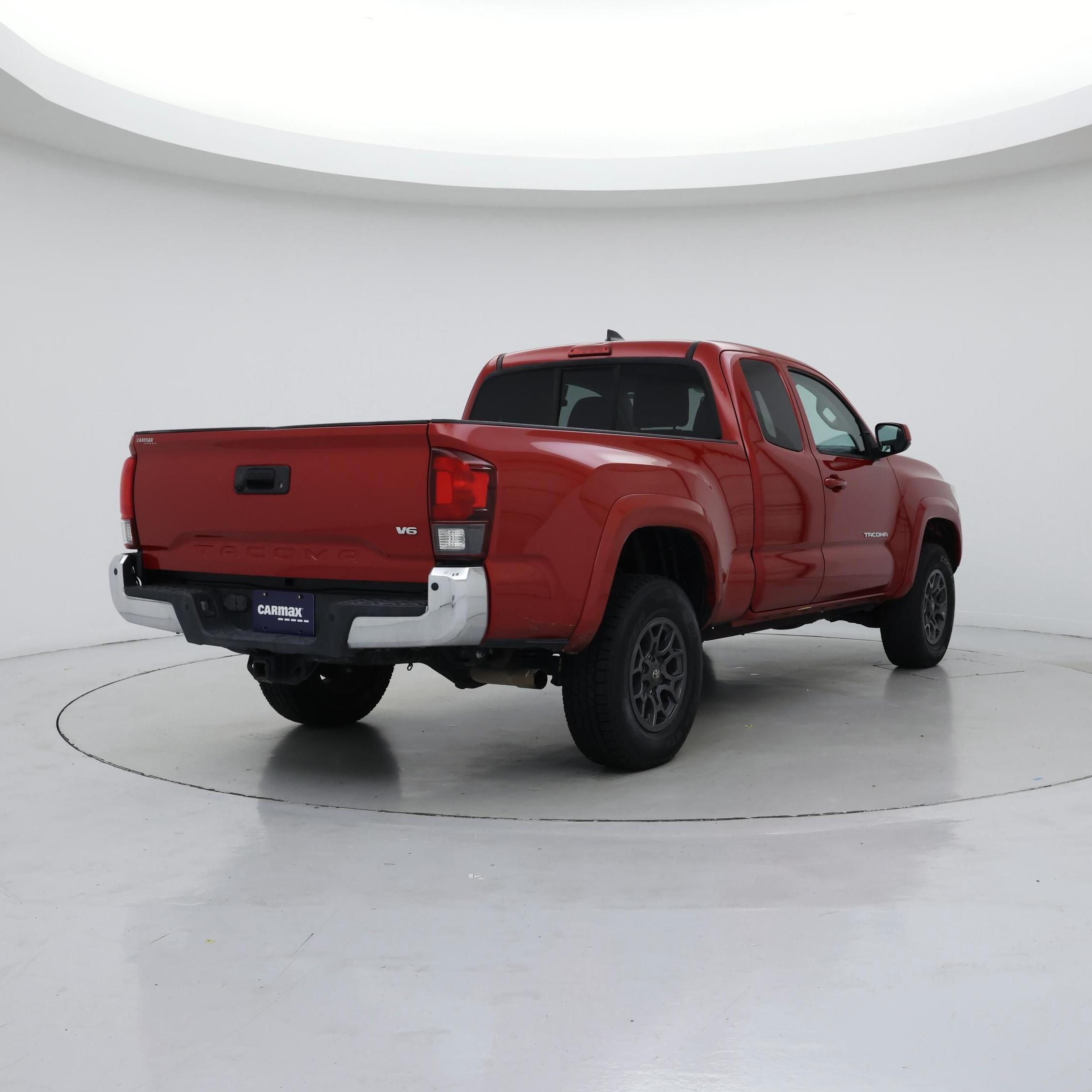 Thumbnail: 2018 Toyota Tacoma - 8