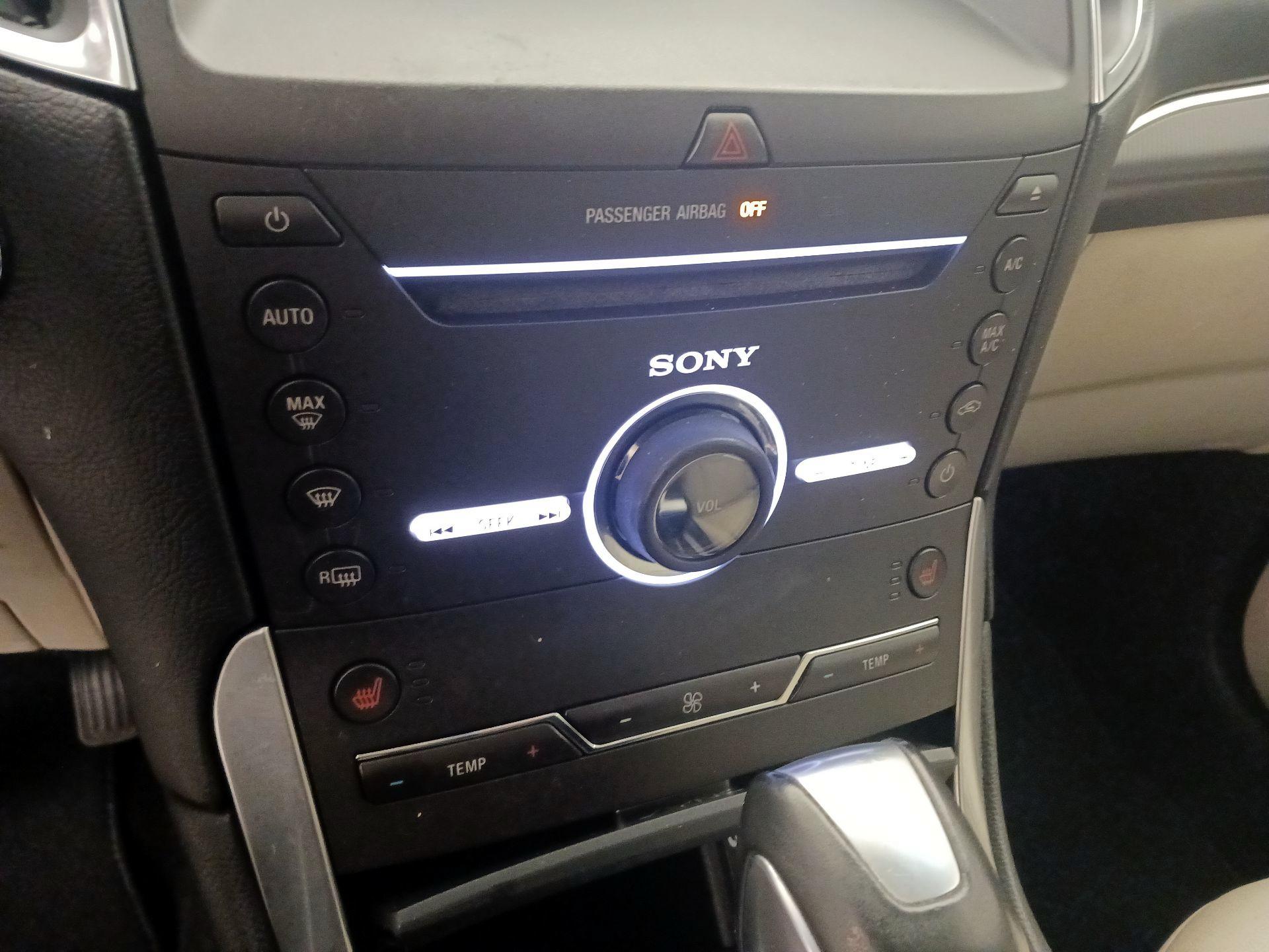 Thumbnail: 2015 Ford Edge - 17