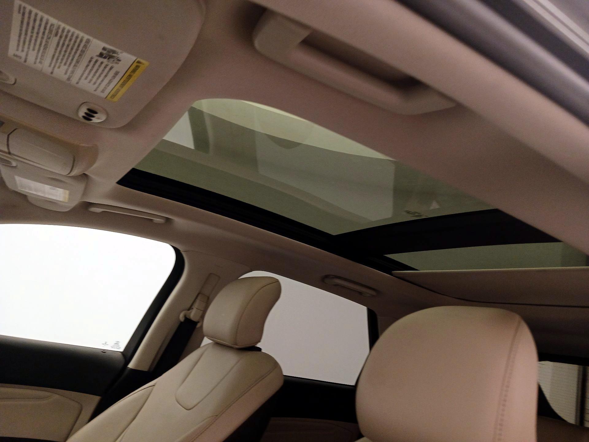 Thumbnail: 2015 Ford Edge - 20