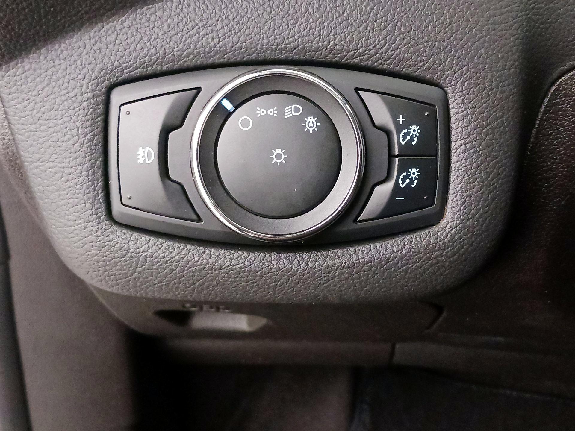 Thumbnail: 2014 Ford Escape - 13