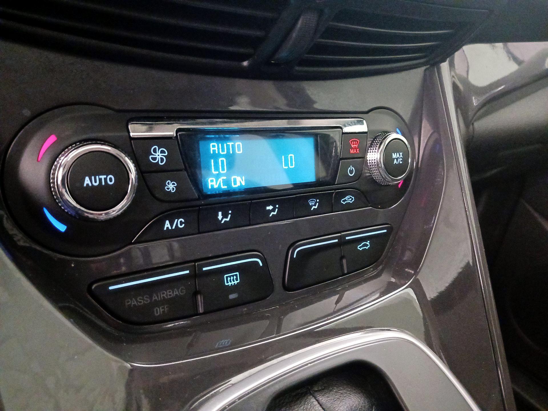 Thumbnail: 2014 Ford Escape - 16