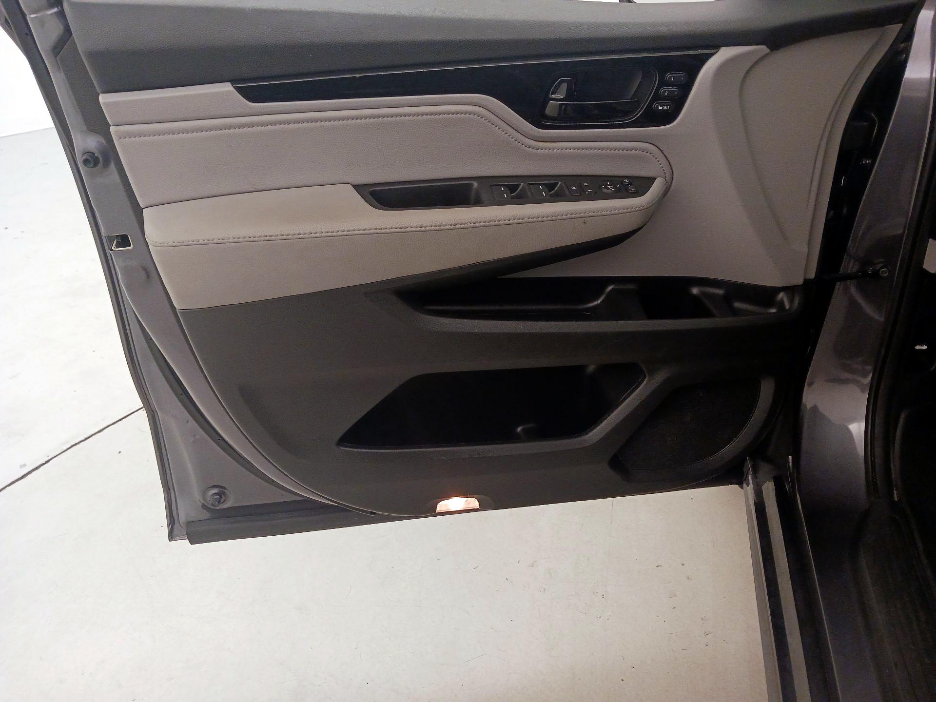 Thumbnail: 2019 Honda Odyssey - 12