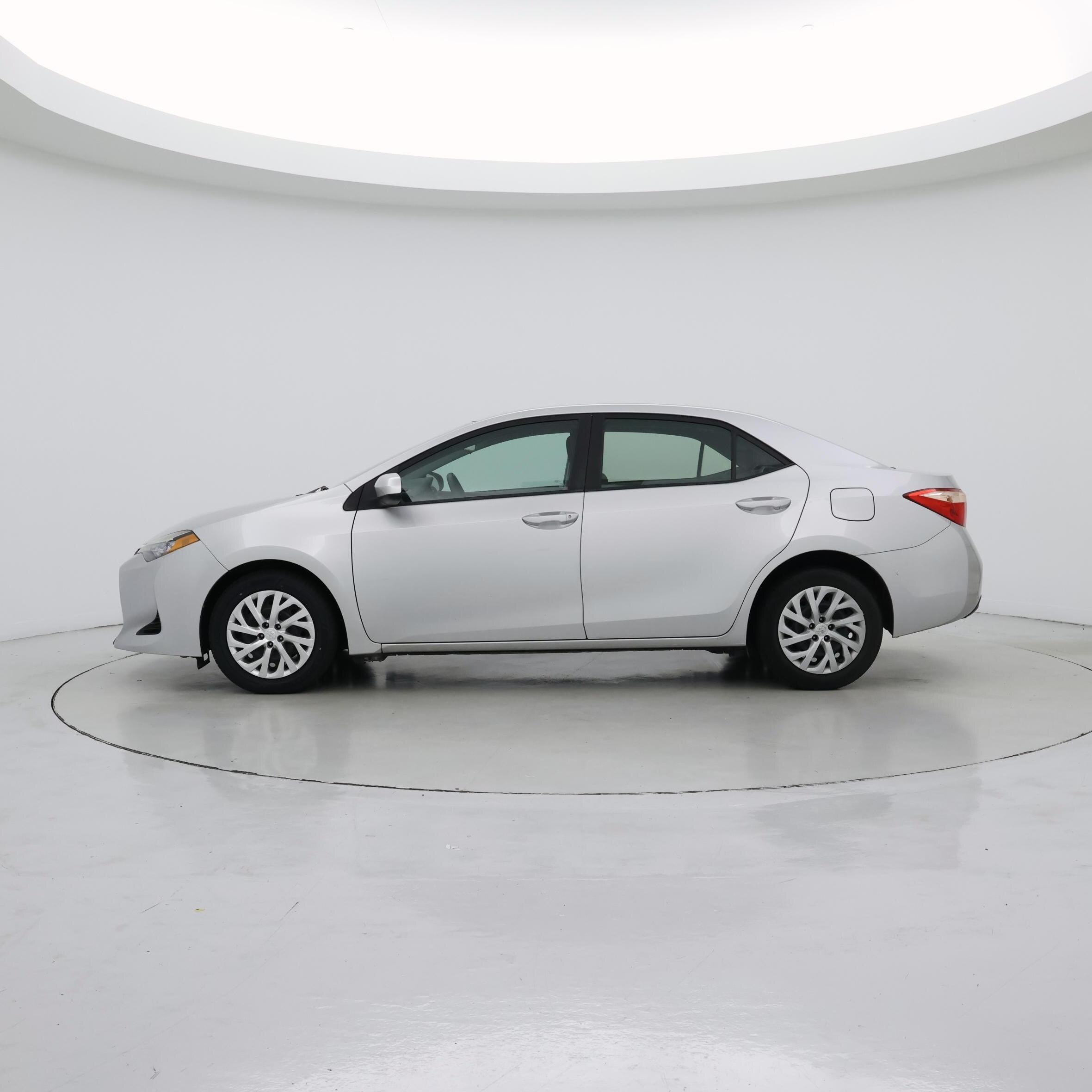 Thumbnail: 2017 Toyota Corolla - 3